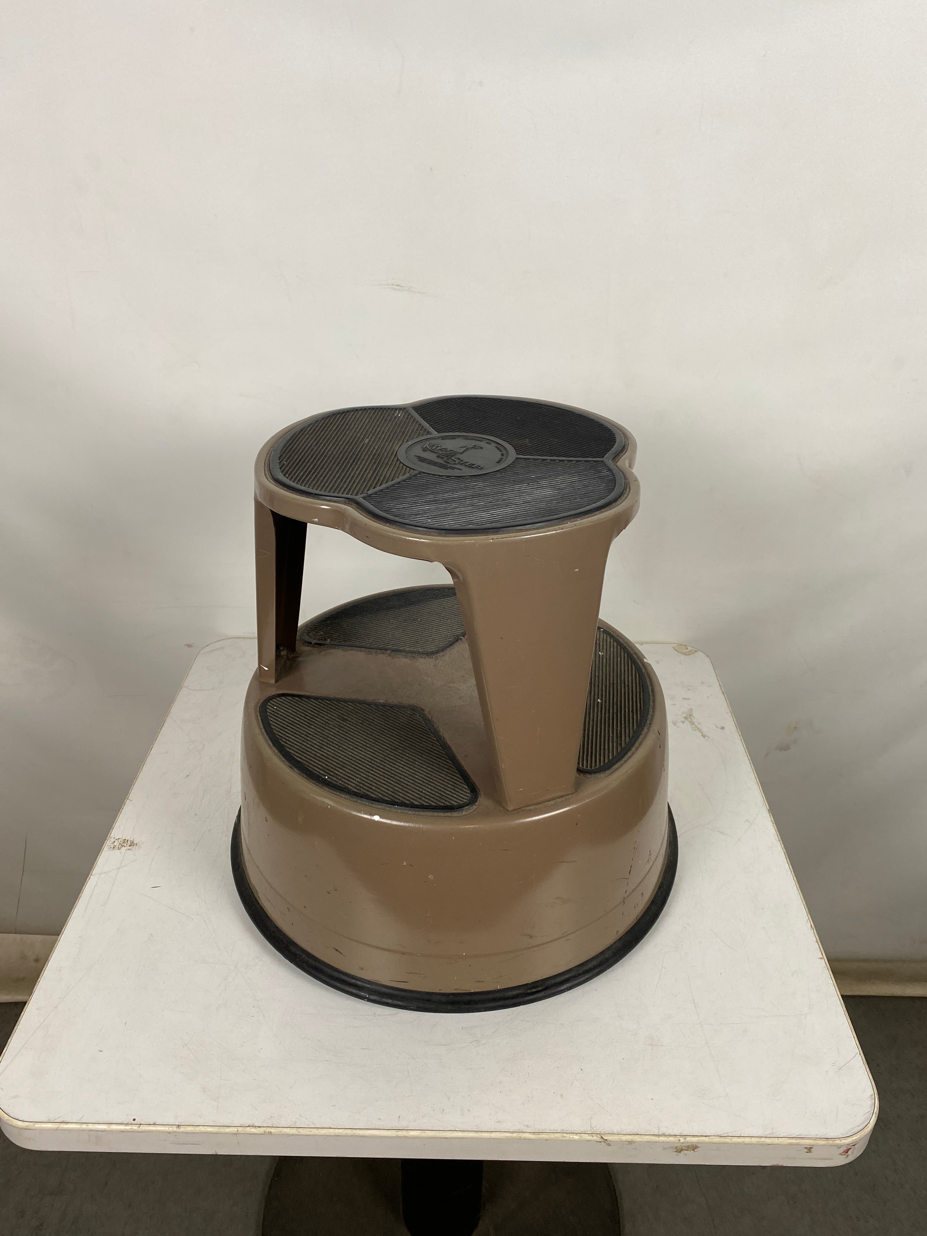 Kikstep Circular Rolling Stepping Stool