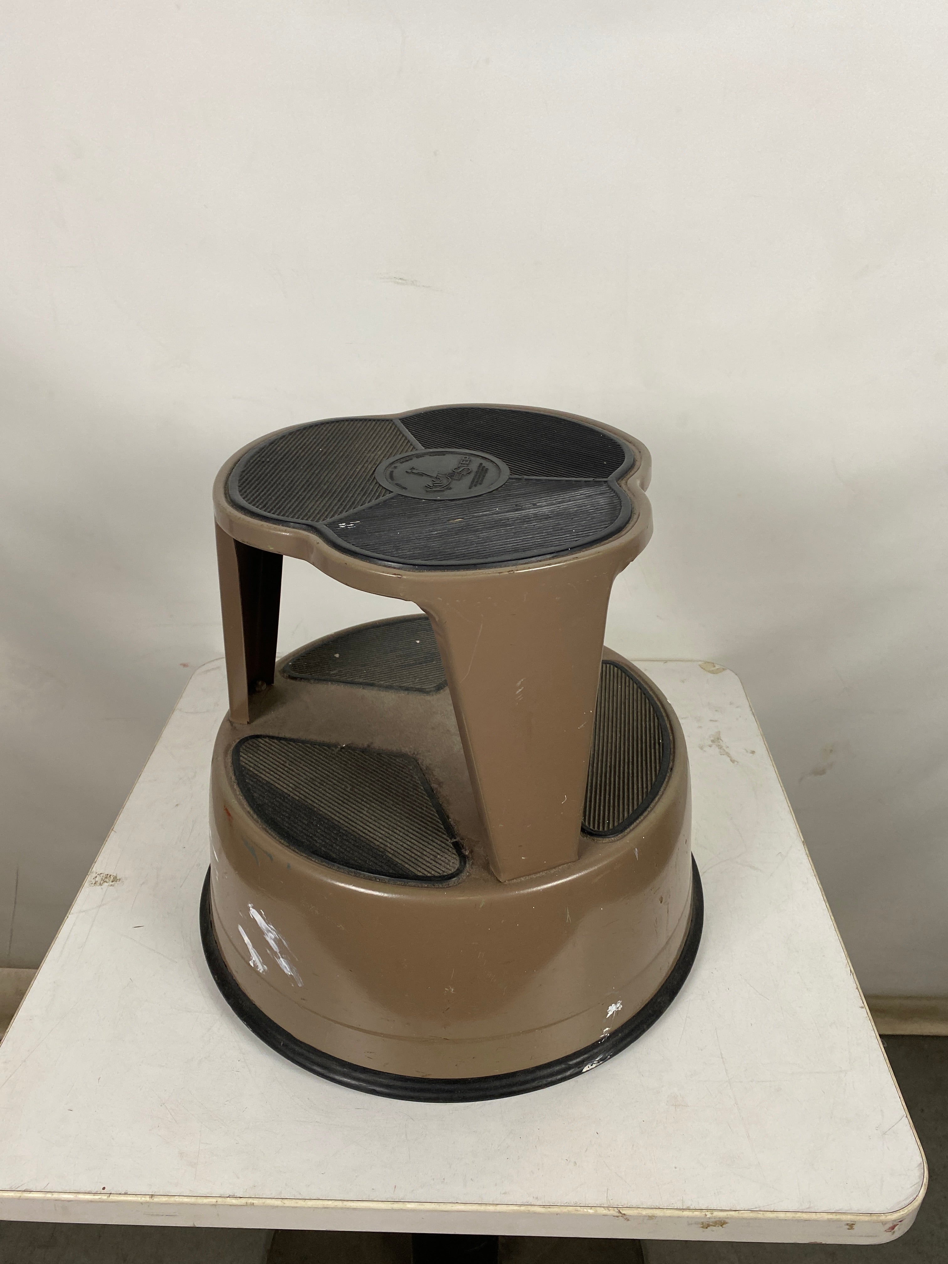 Kikstep Circular Rolling Stepping Stool