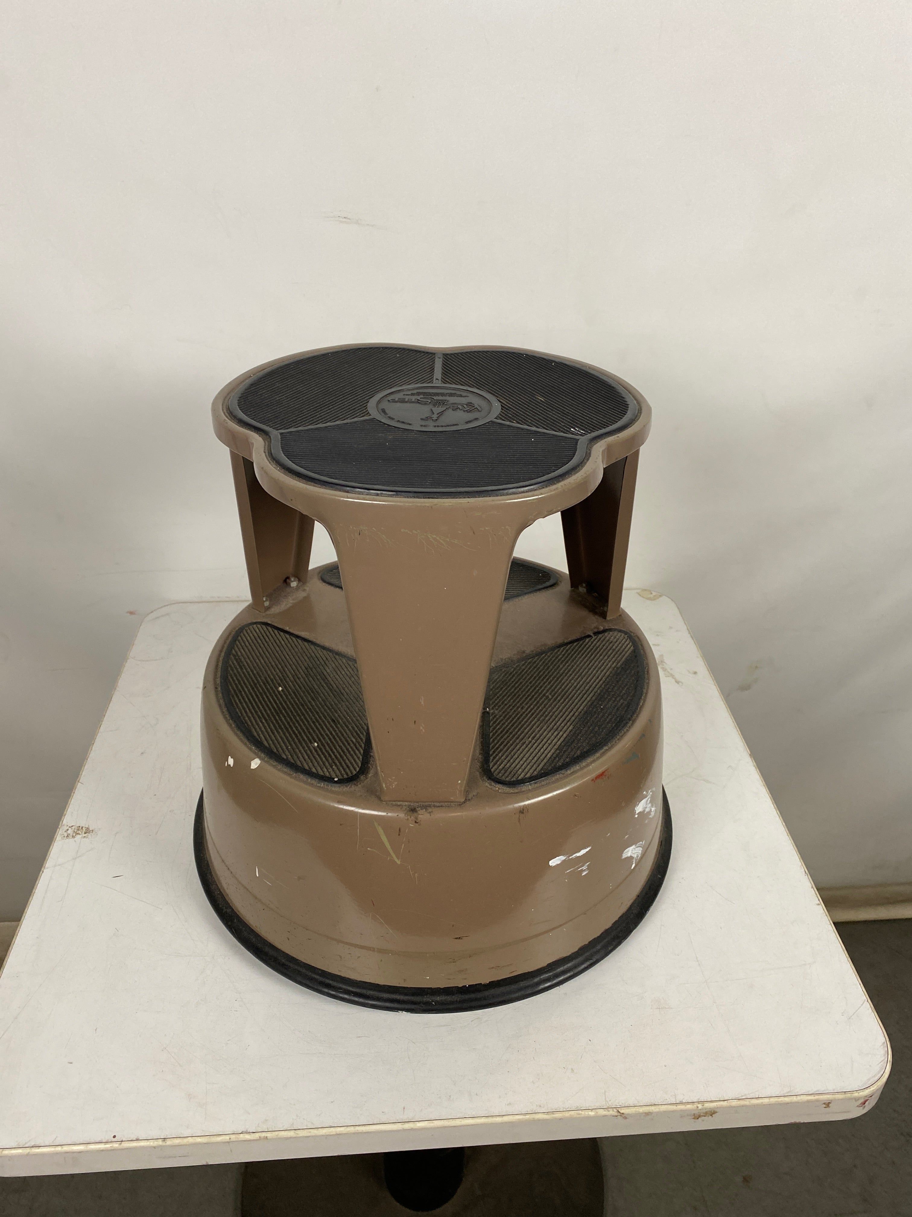 Kikstep Circular Rolling Stepping Stool