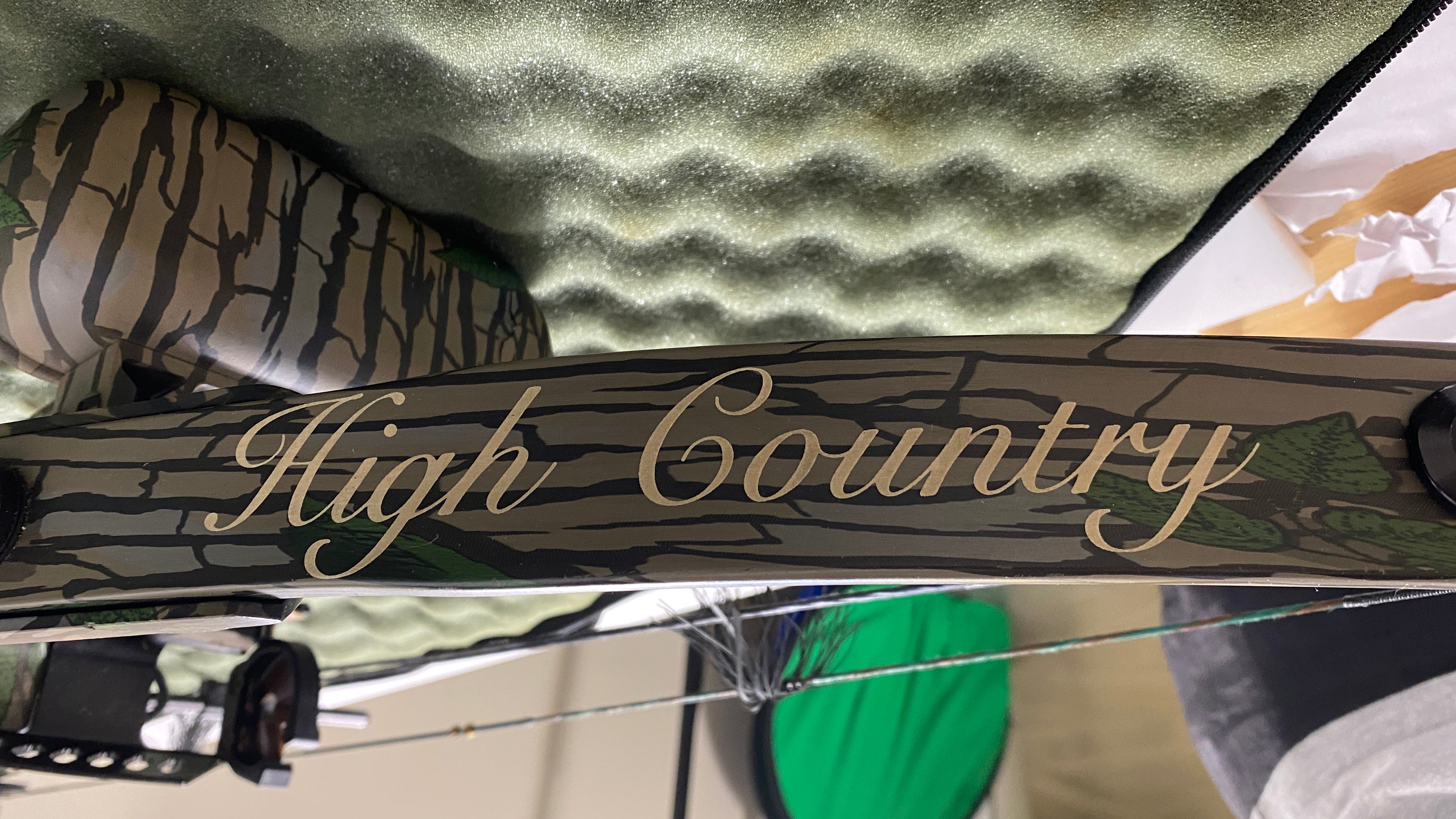 High Country Supreme Bow w/ Easton Arrows and Soft Case