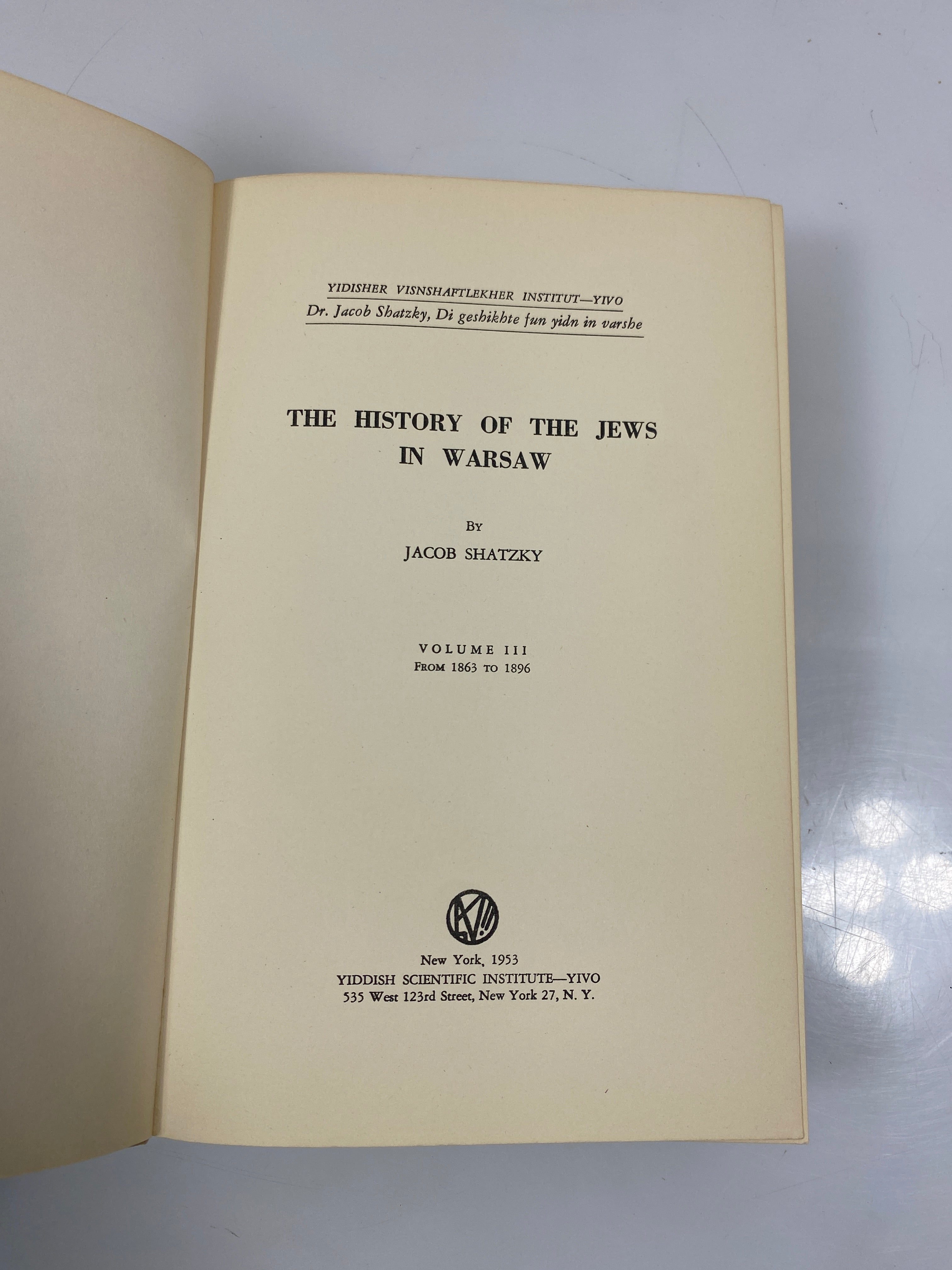 History of the Jews in Warsaw by Shatzky Vol. III in Yiddish 1953 SC