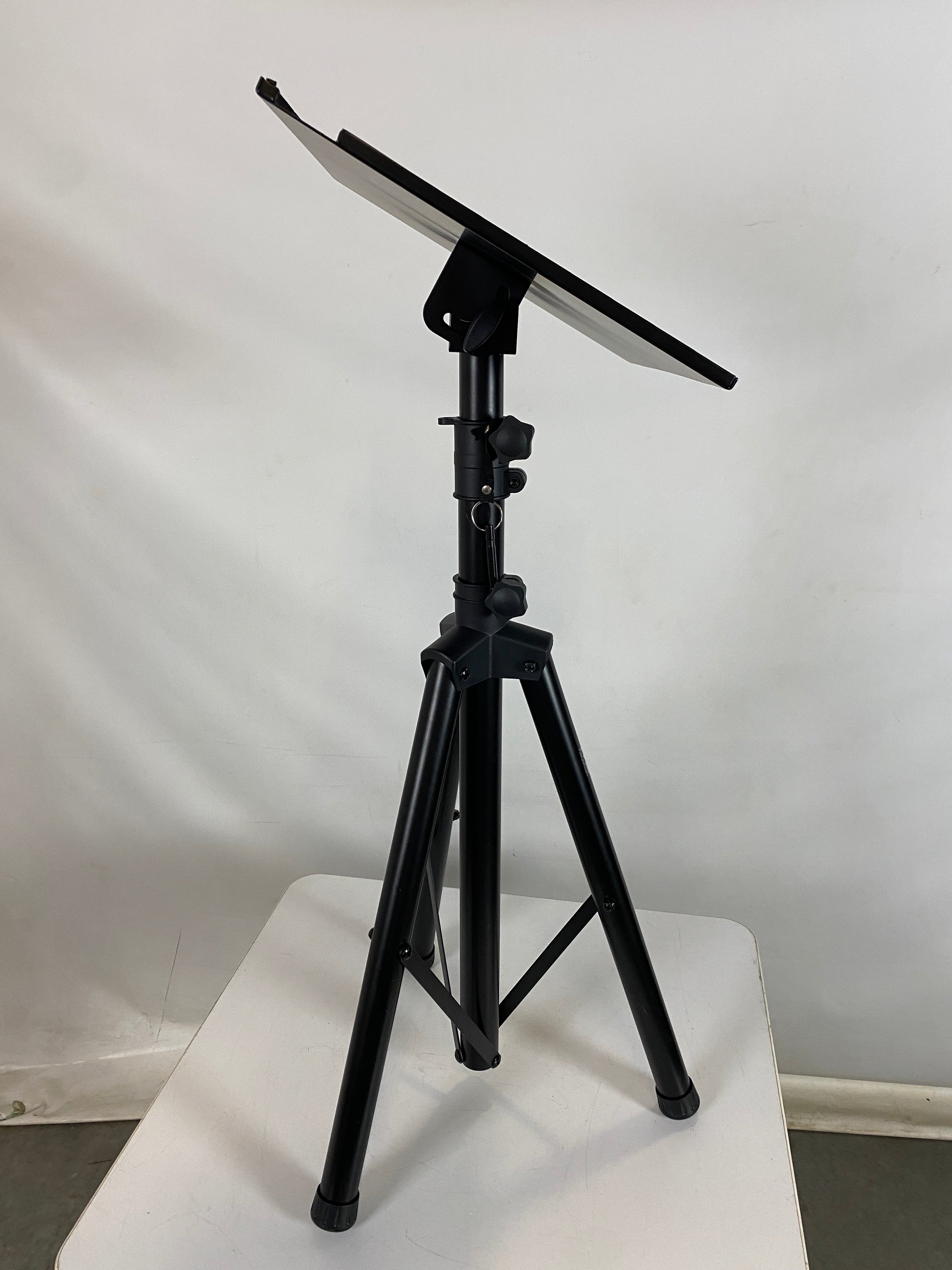 Pyle Tripod with iPad Holder