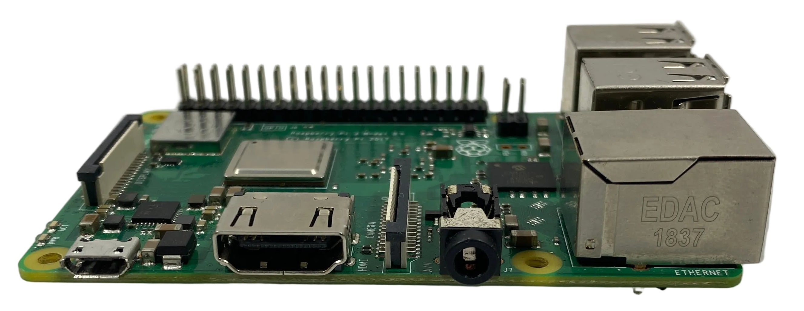 Raspberry Pi 3 Model 8+ *Powers On*