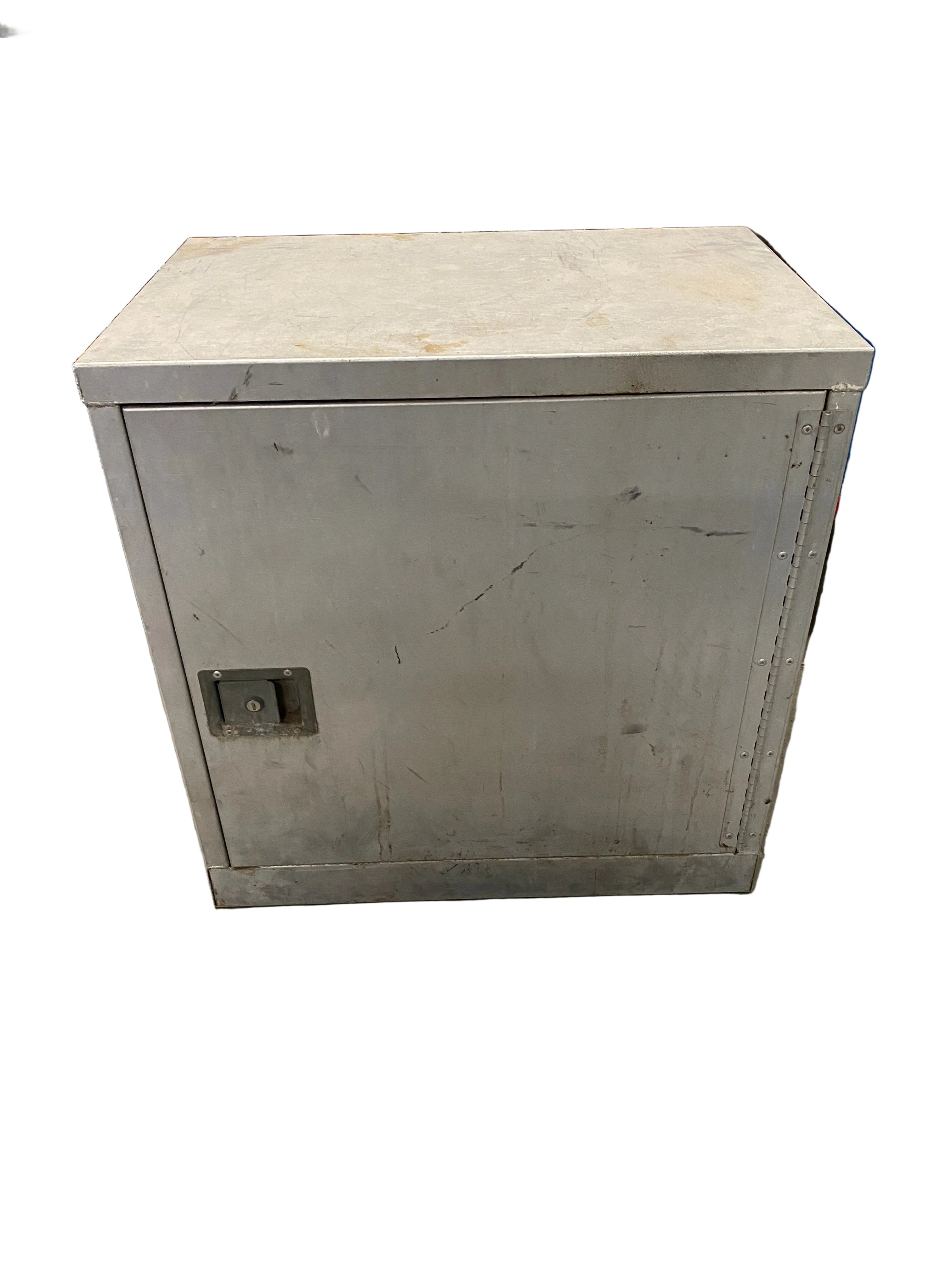 Portable Lock Box with Shelves