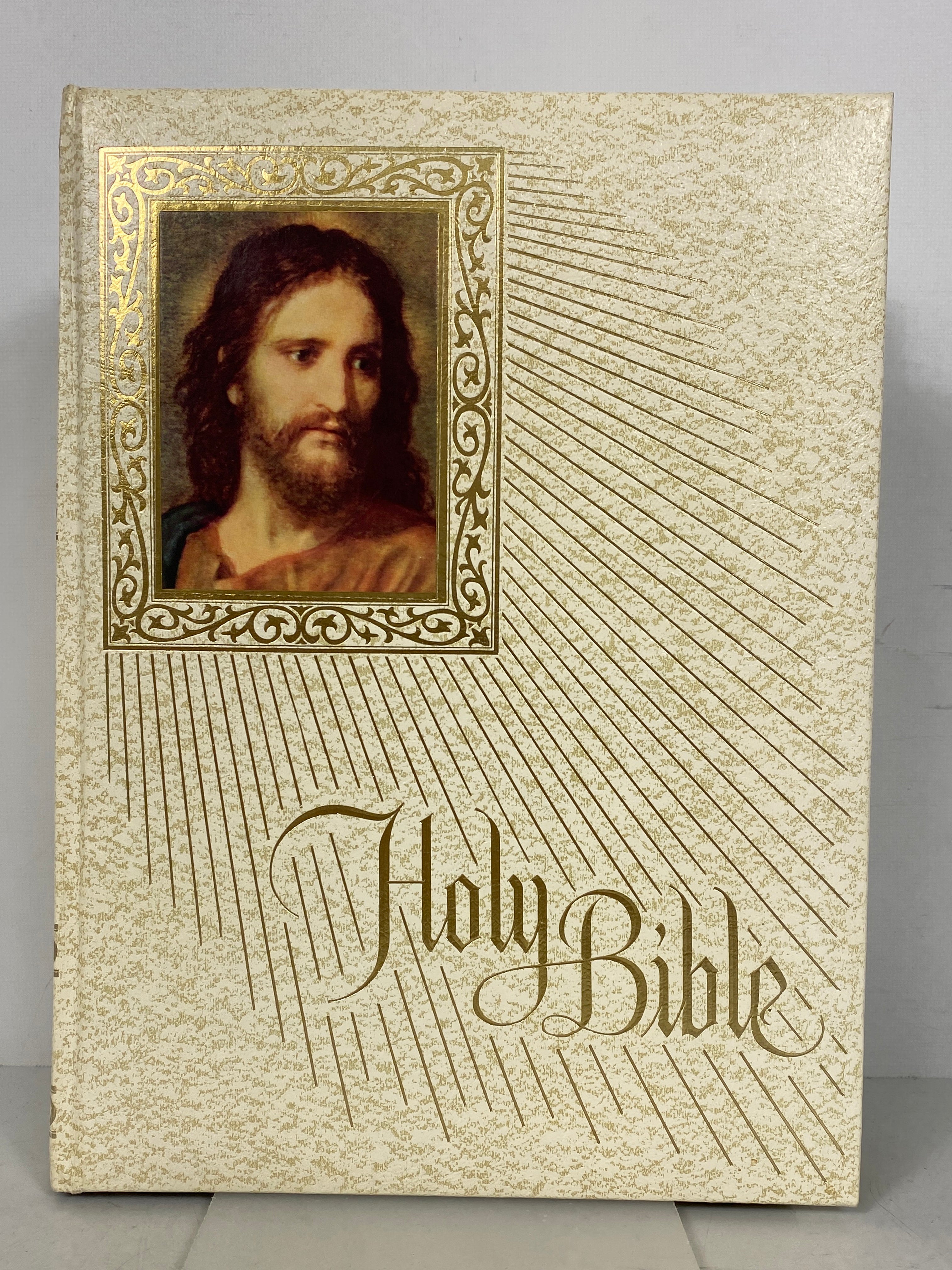 Holy Bible Fireside Family Edition 1983-84 Edition Catholic Bible Publishers HC