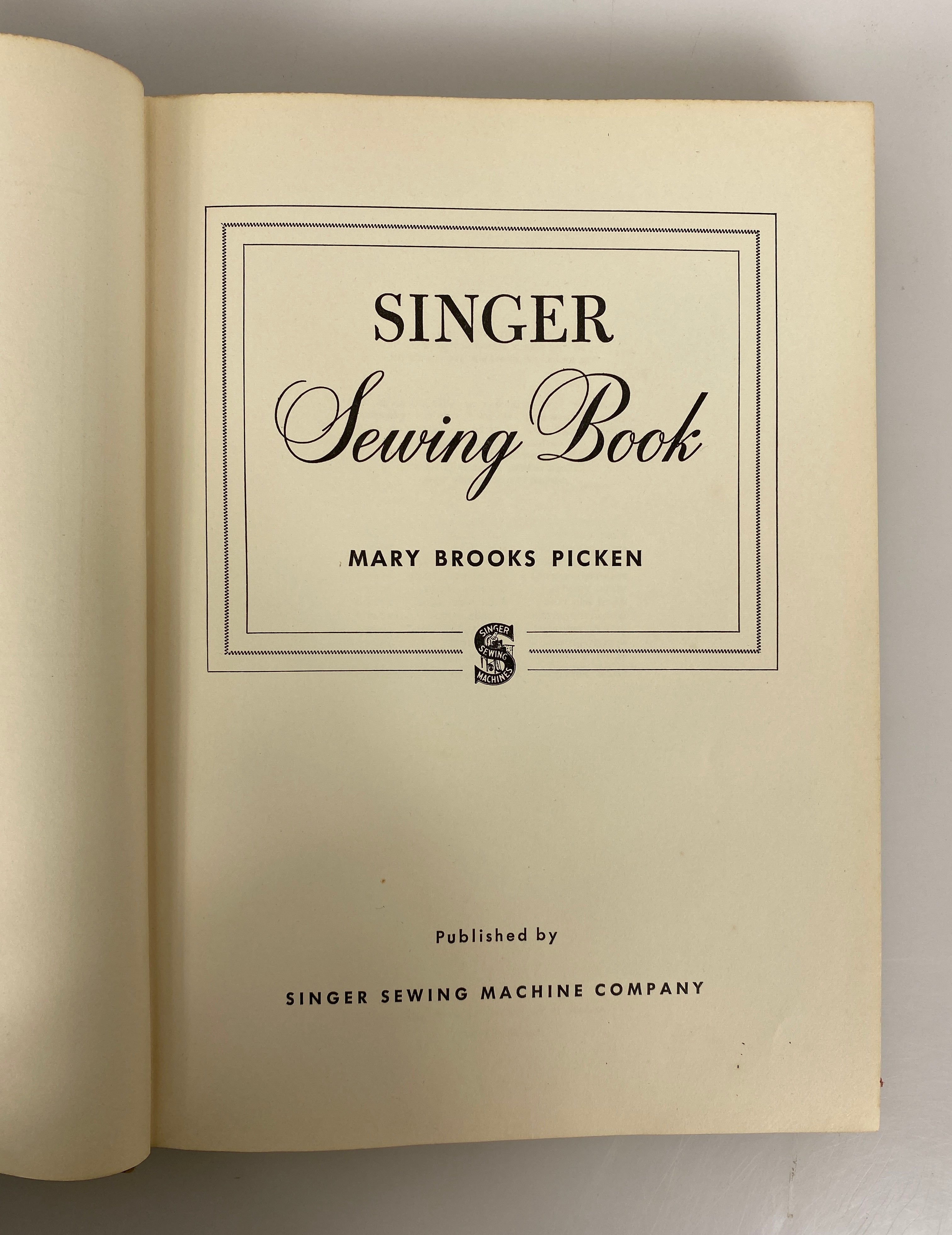 2 Vols: Singer Sewing Book (Picken)/Sewing Made Easy (Sara) 1950-69 HC