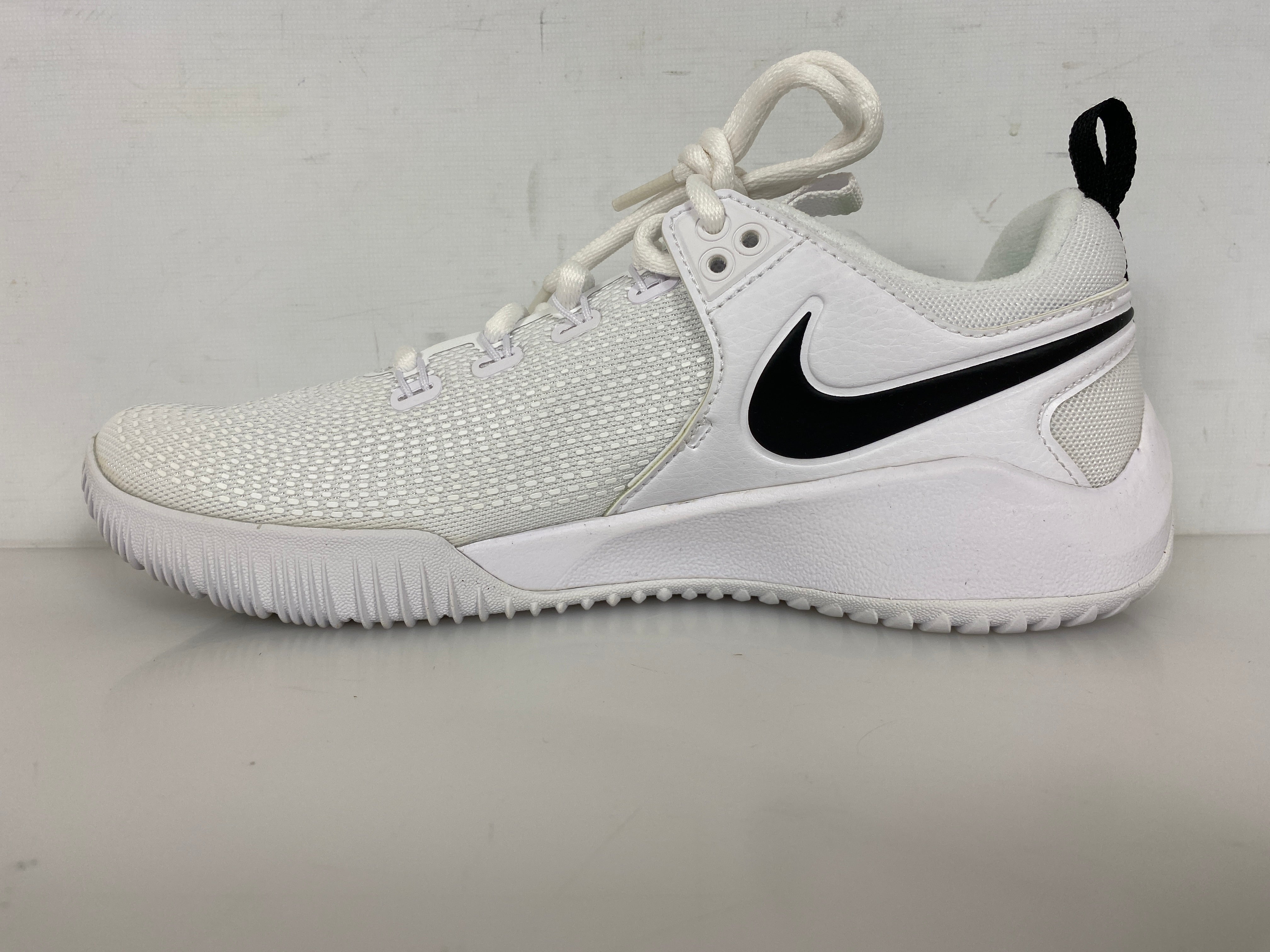 Nike White Air Zoom Hyperace 2 Volleyball Shoes Women's Size 8.5