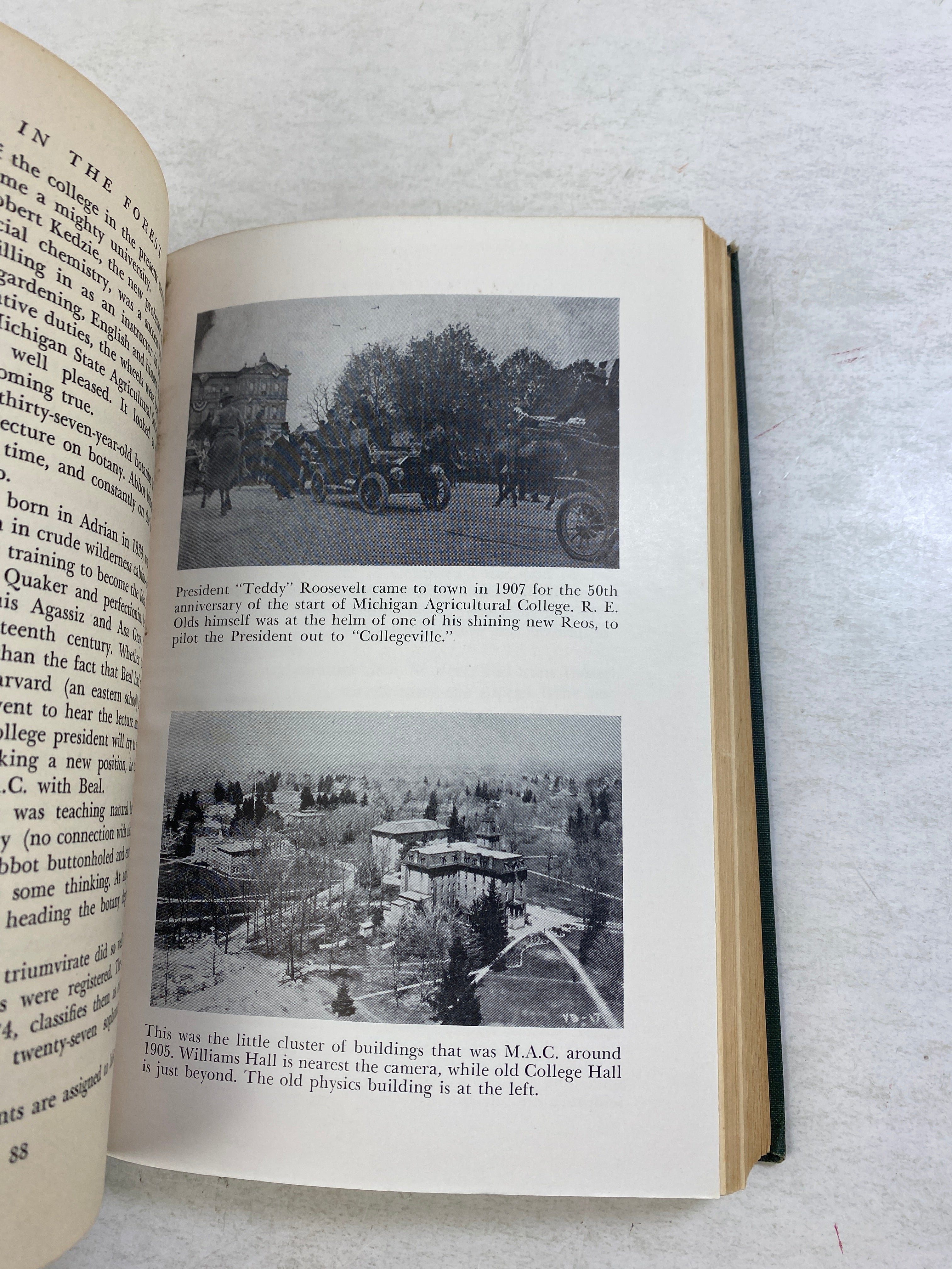 City in the Forest: Story of Lansing HC Birt Darling 1950