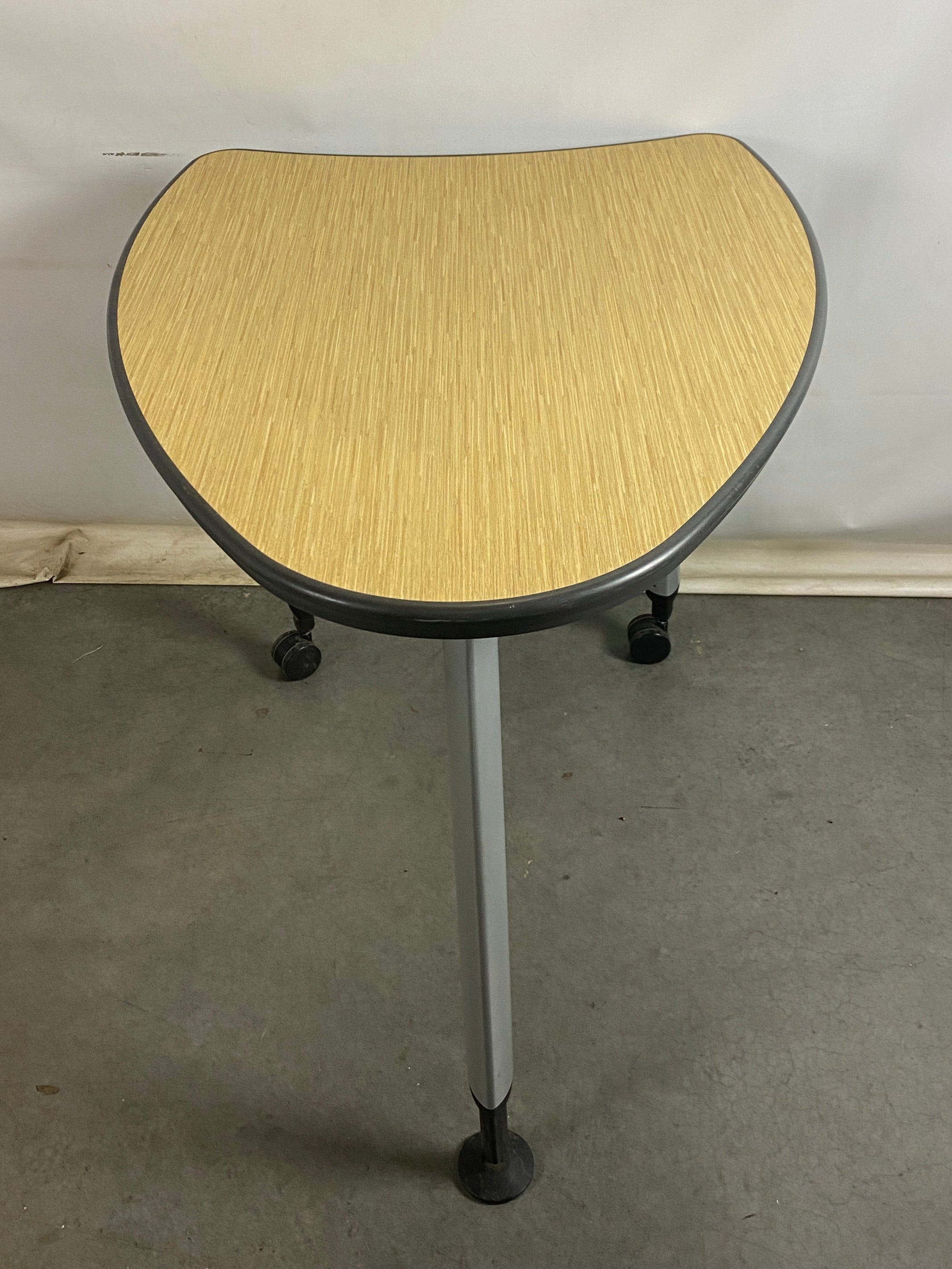 Watson Furniture Group #W24157 Arrow Shaped 3 Legged Wheeled Table