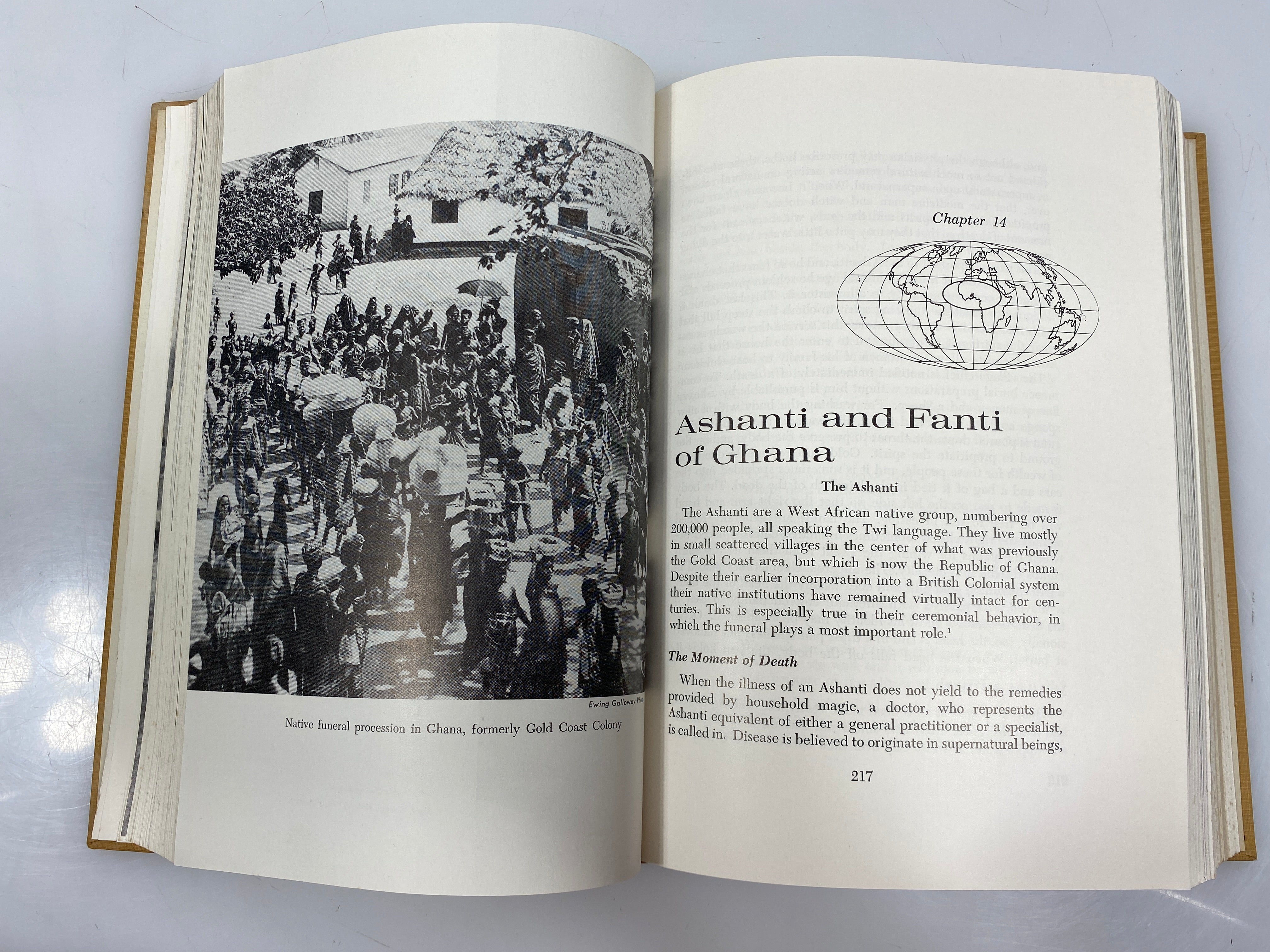 Funeral Customs the World Over by Habenstein/Lamers Bulfin Printers 1960 HCDJ