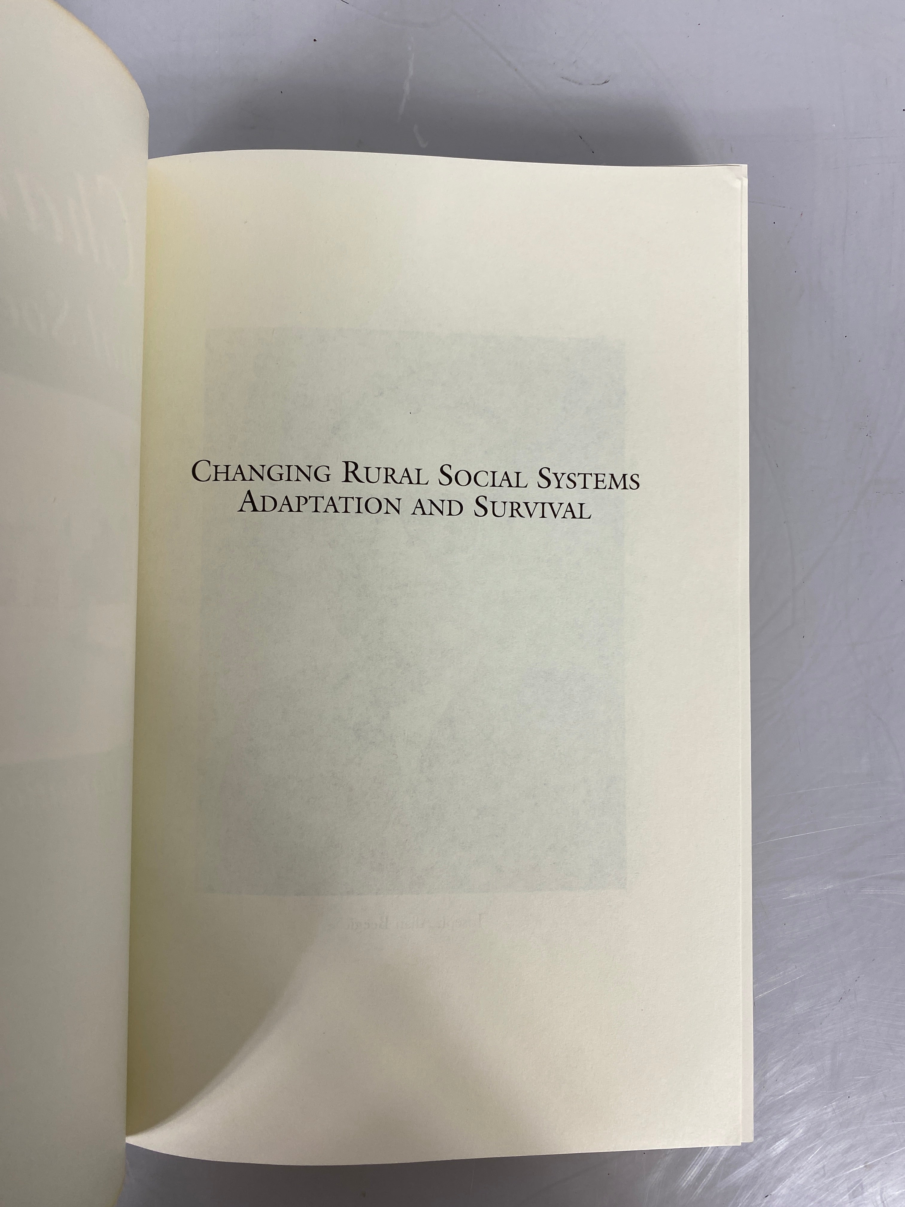 Changing Rural Social Systems: Adaptation and Survival by Johnson/Wang 1997 PB
