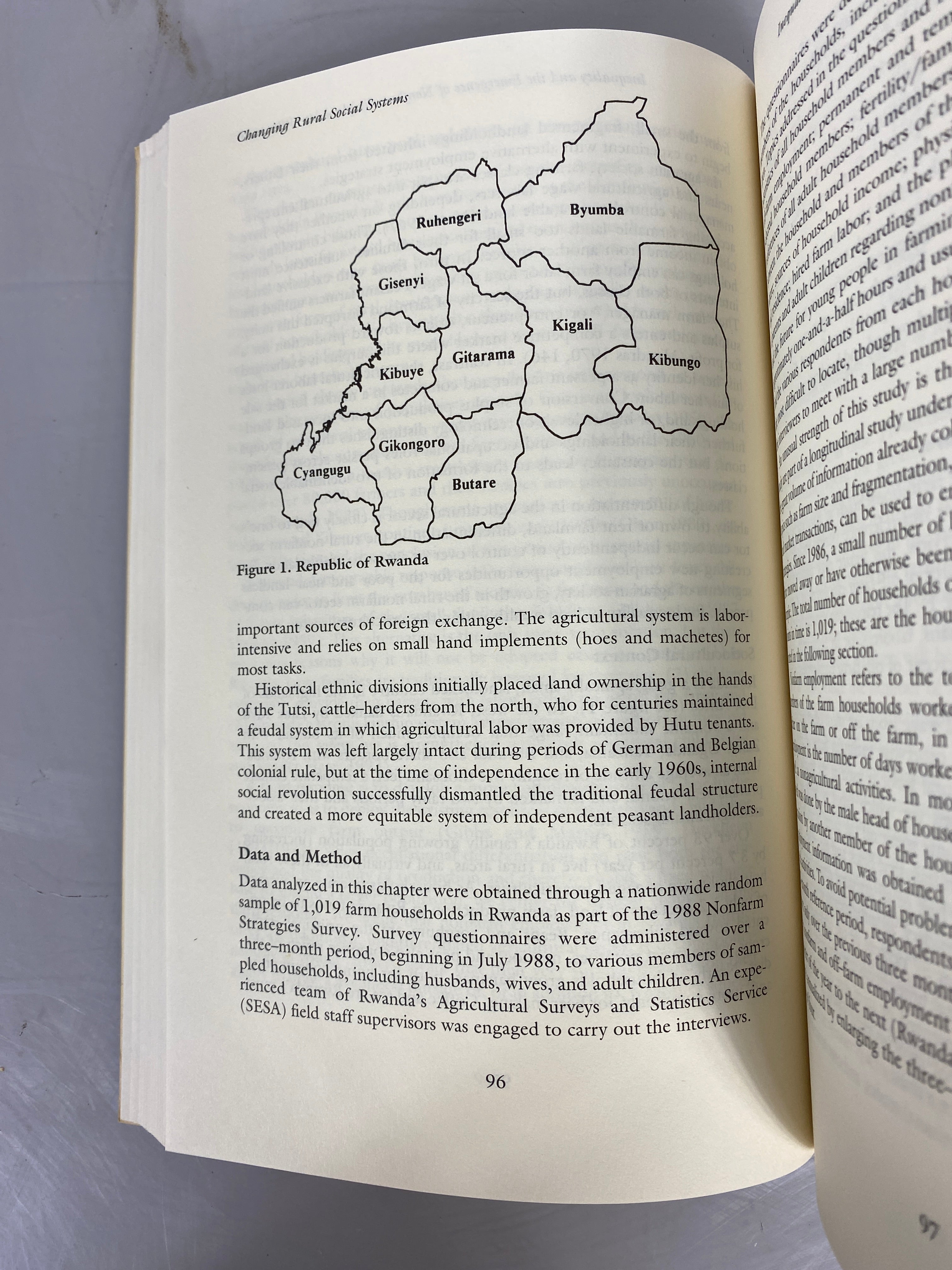 Changing Rural Social Systems: Adaptation and Survival by Johnson/Wang 1997 PB