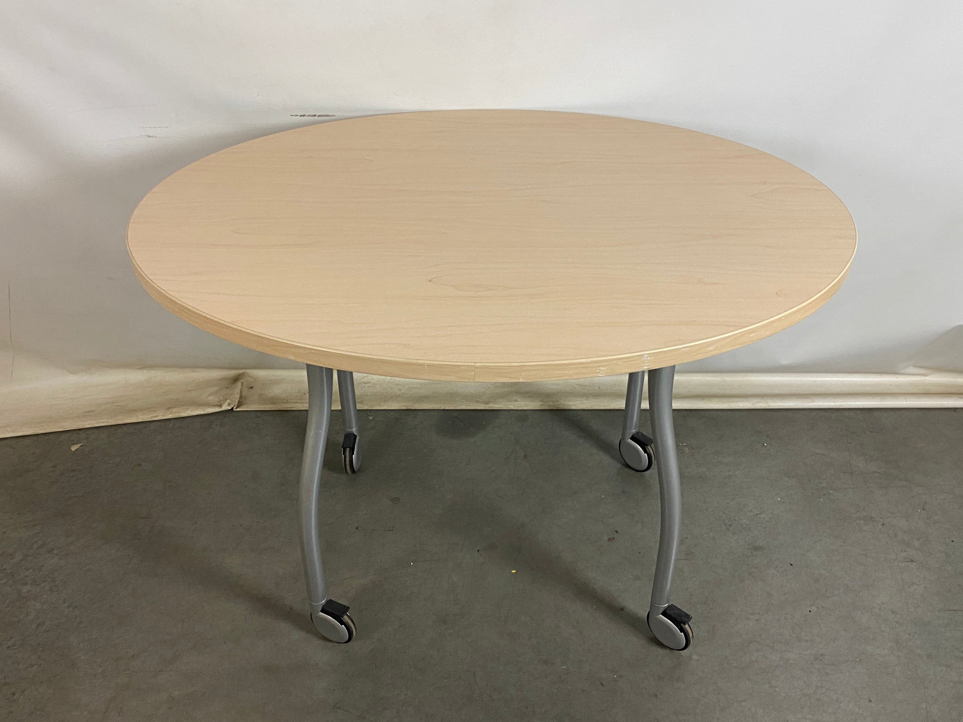Steelcase #G091P1 Beige Oval Rolling Table
