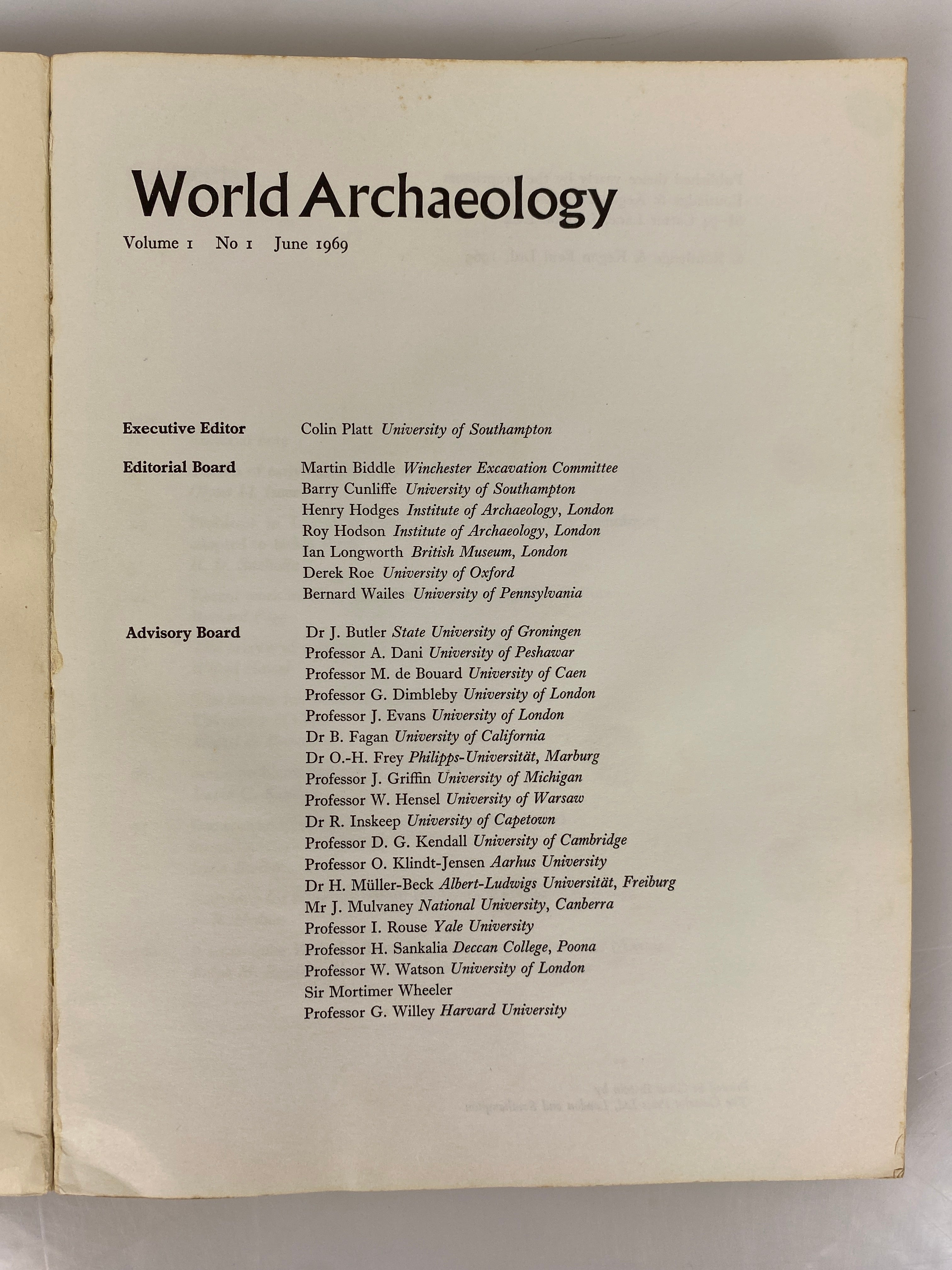 Lot of 37 Vtg World Archaeology Magazine Incl Vol 1 No 1 & Index 1969-81 SC