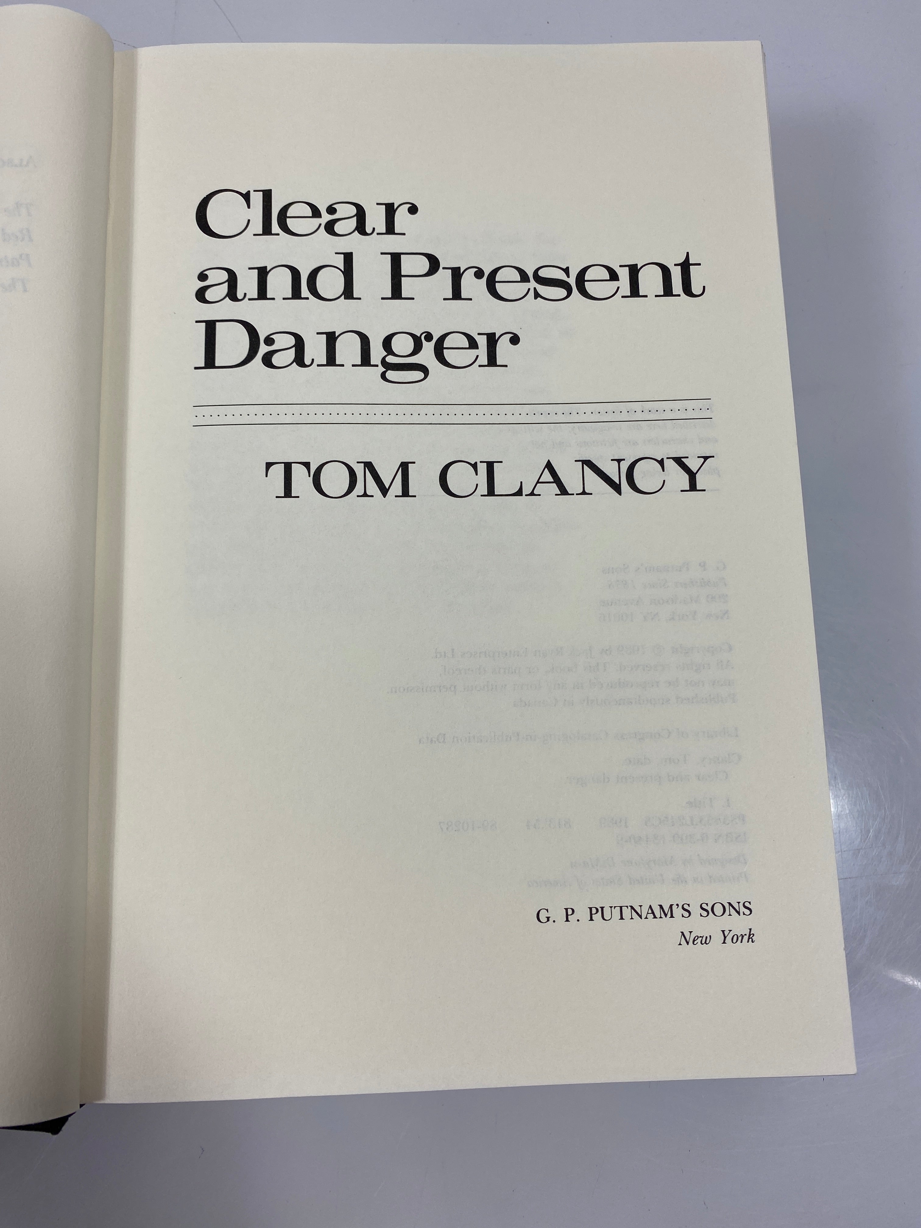 Clear and Present Danger Clancy 1989 HCDJ
