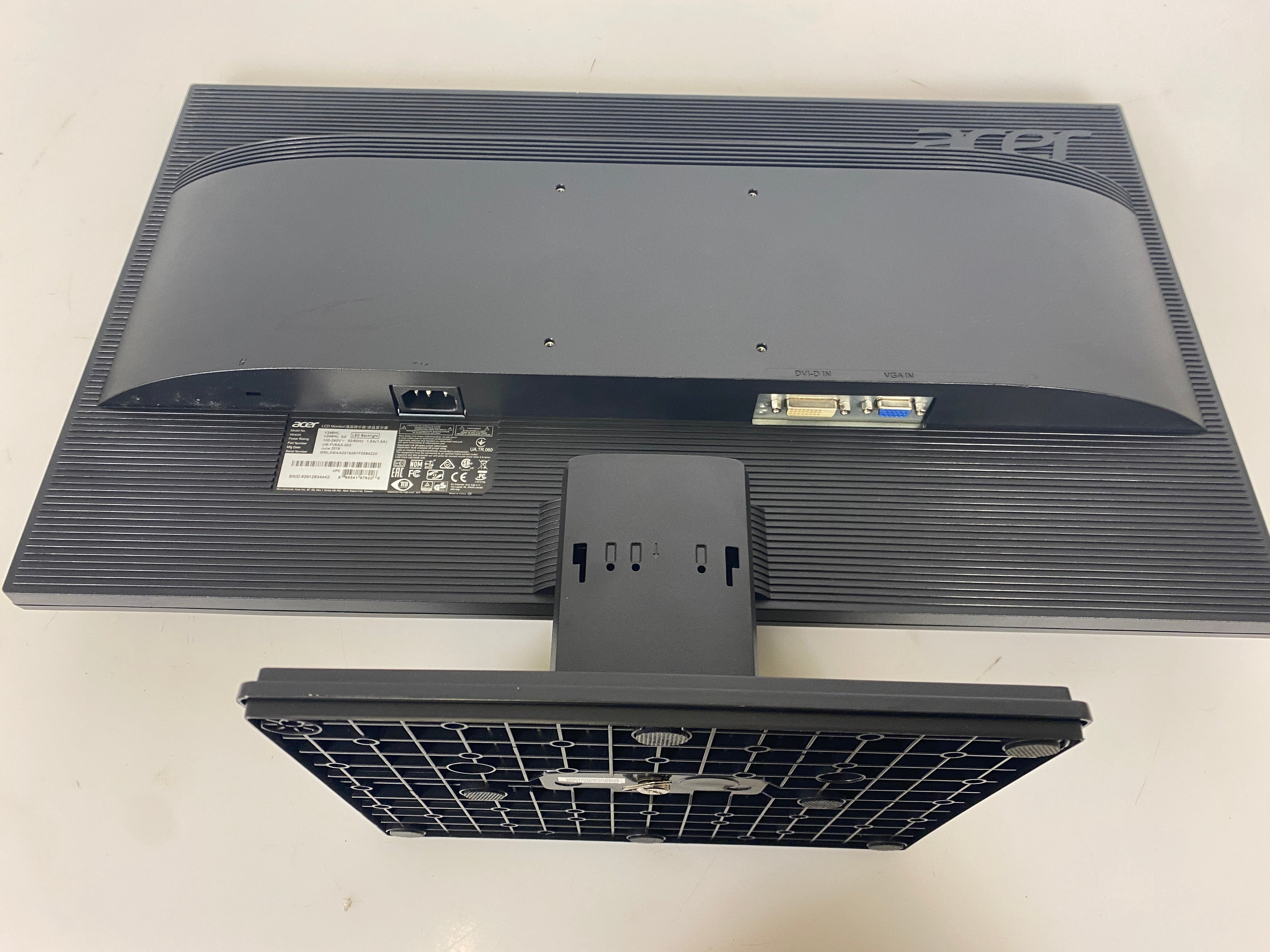 Acer 24" V246HL LED Monitor