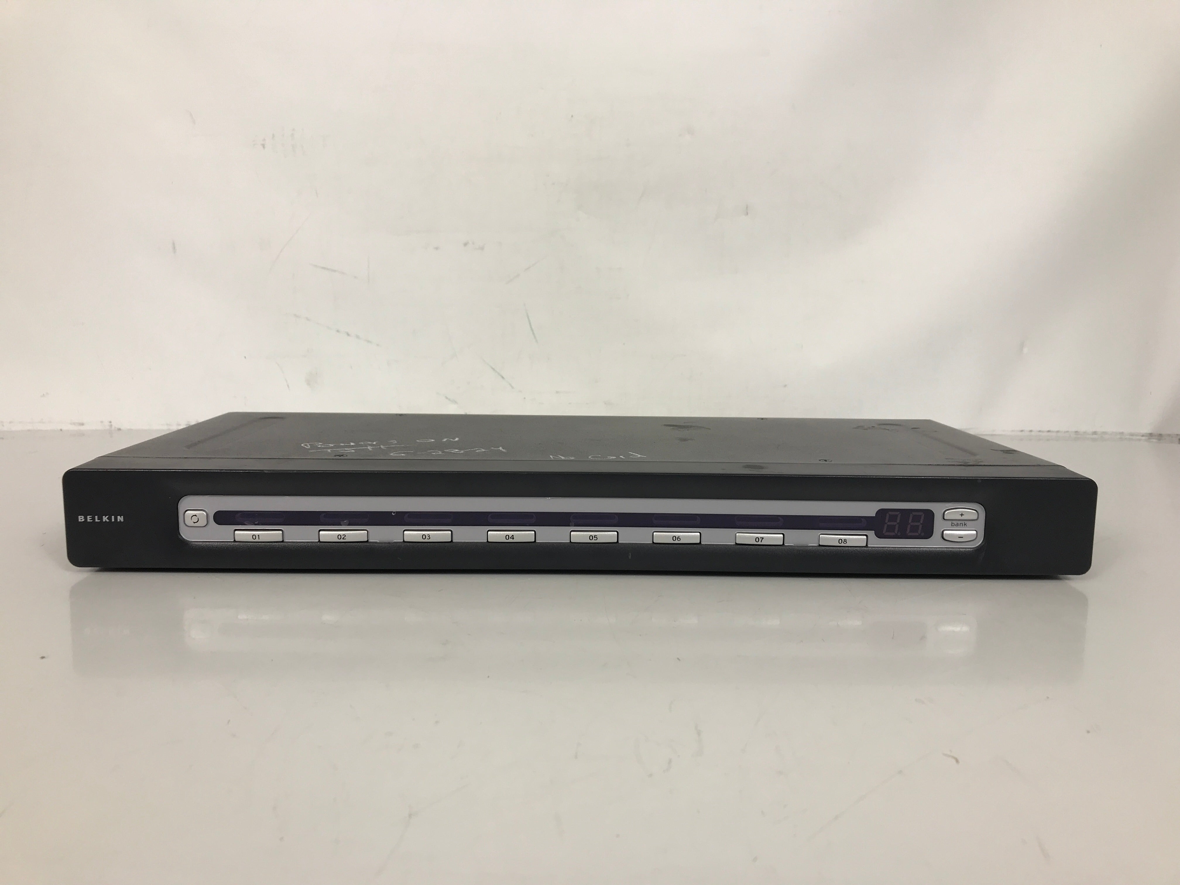 Belkin F1DA108T OmniView Pro2 8-Port KVM Switch