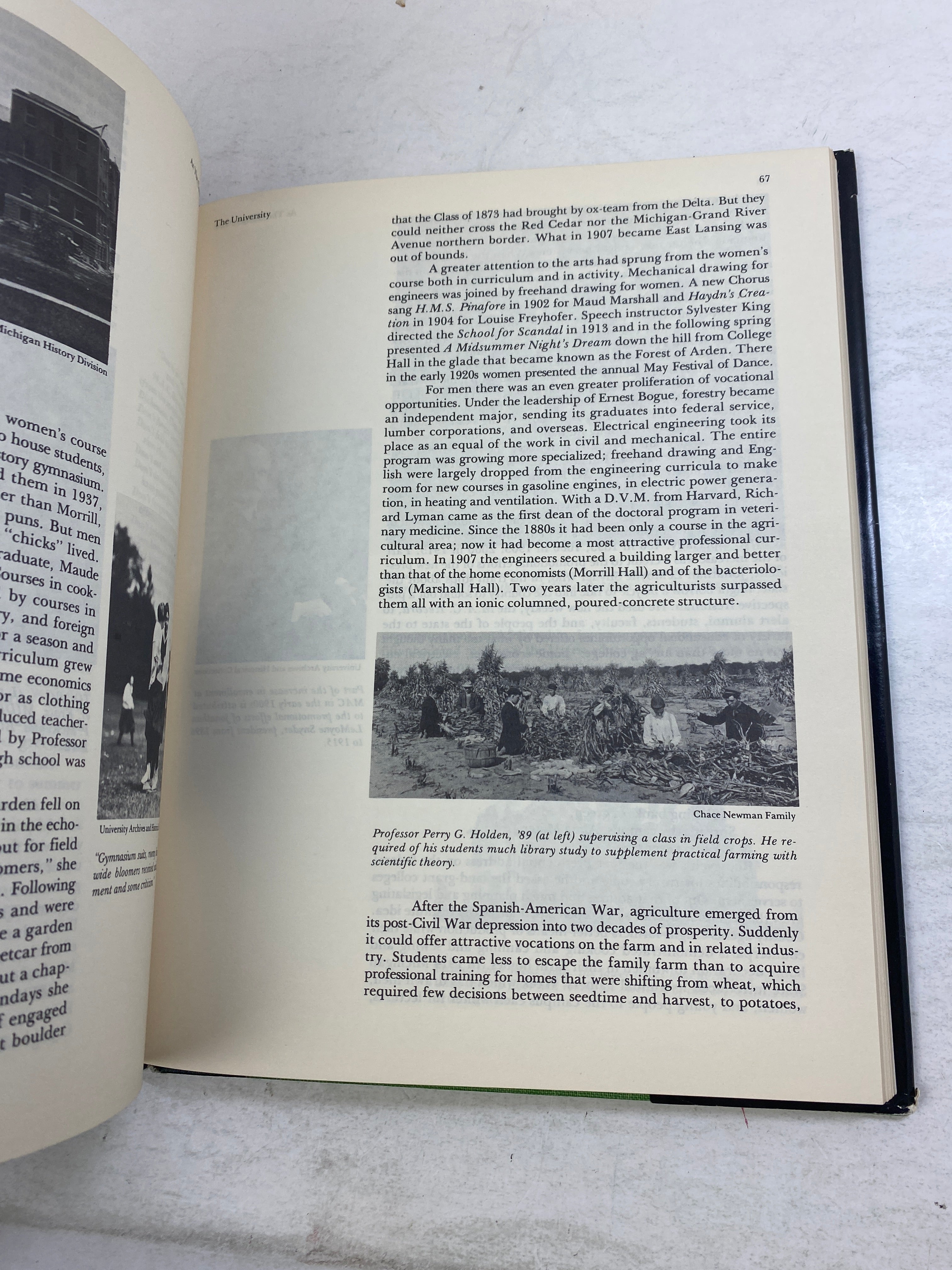 At the Campus Gate History of East Lansing HCDJ 1976