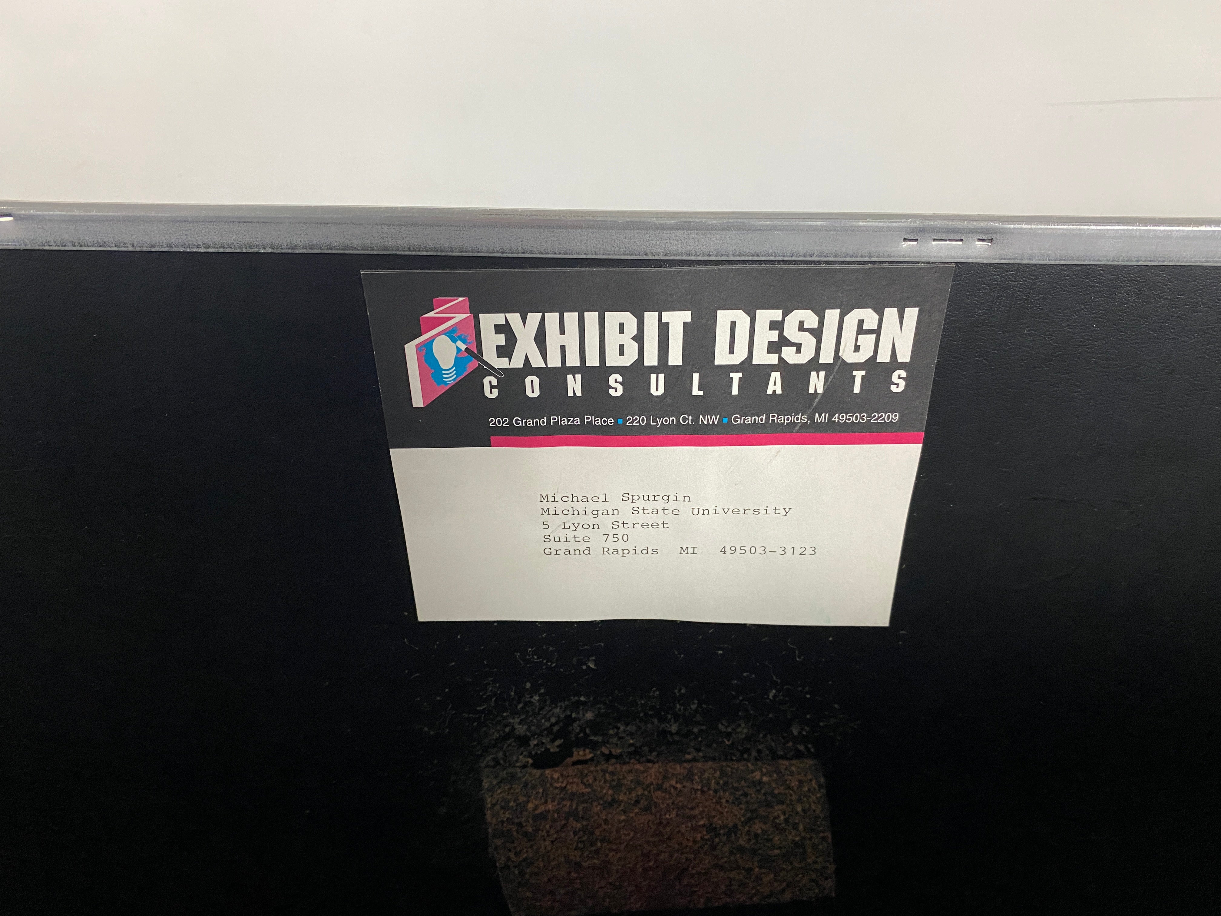 Exhibit Design Consultants Presentation Board w/ Carrying Case