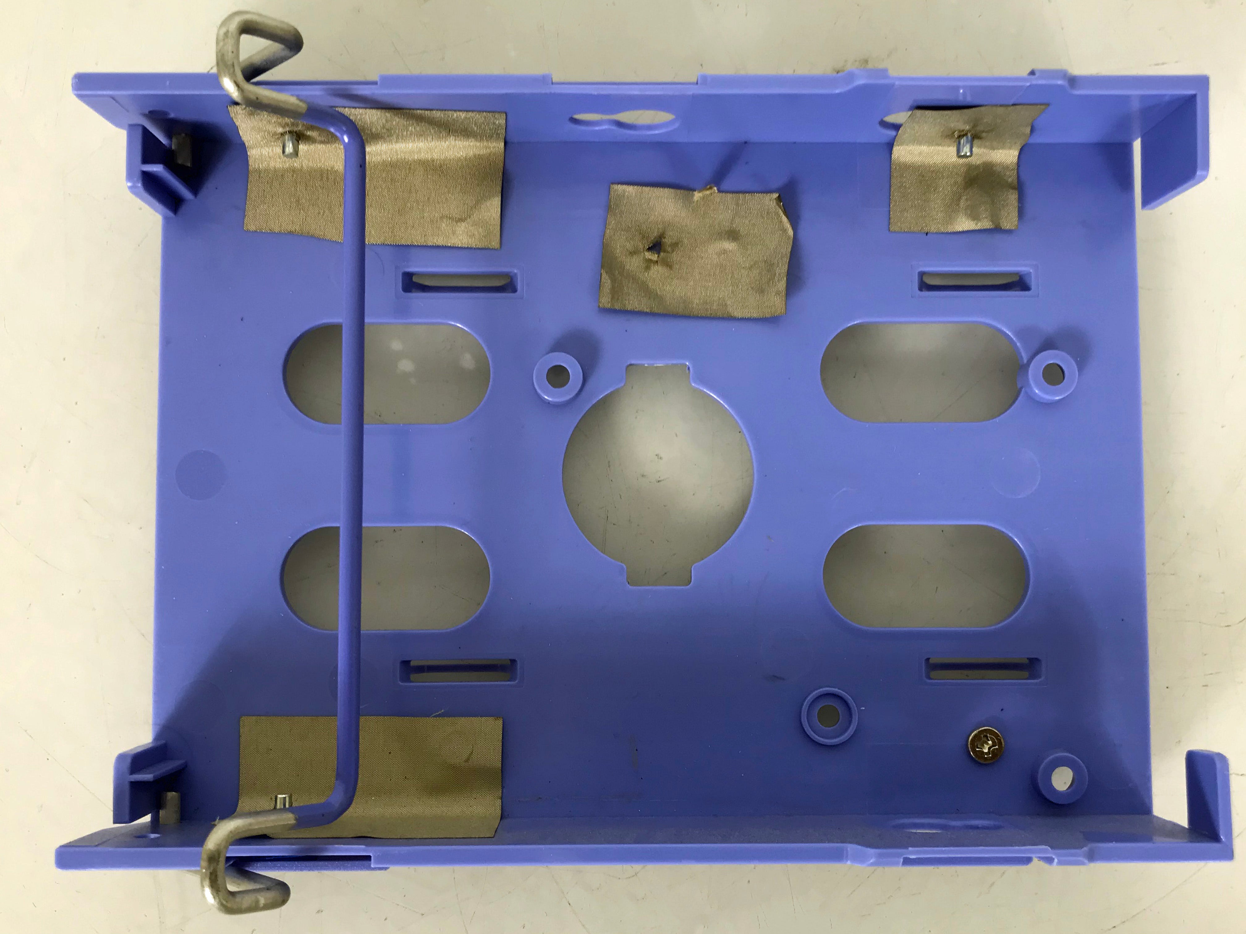 IBM Lenovo 3QQU8HFLV00 Hard Drive Caddy