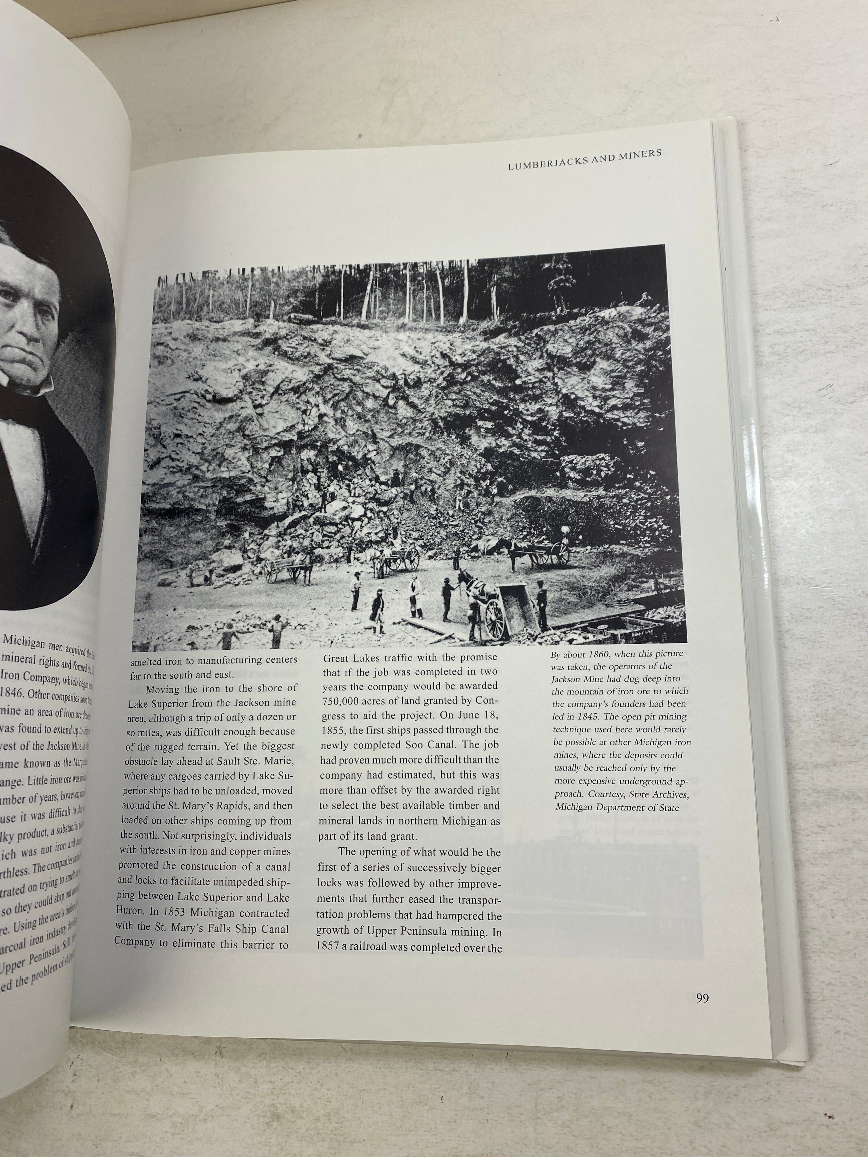 Michigan Great Lakes State Illustrated History HCDJ 2005
