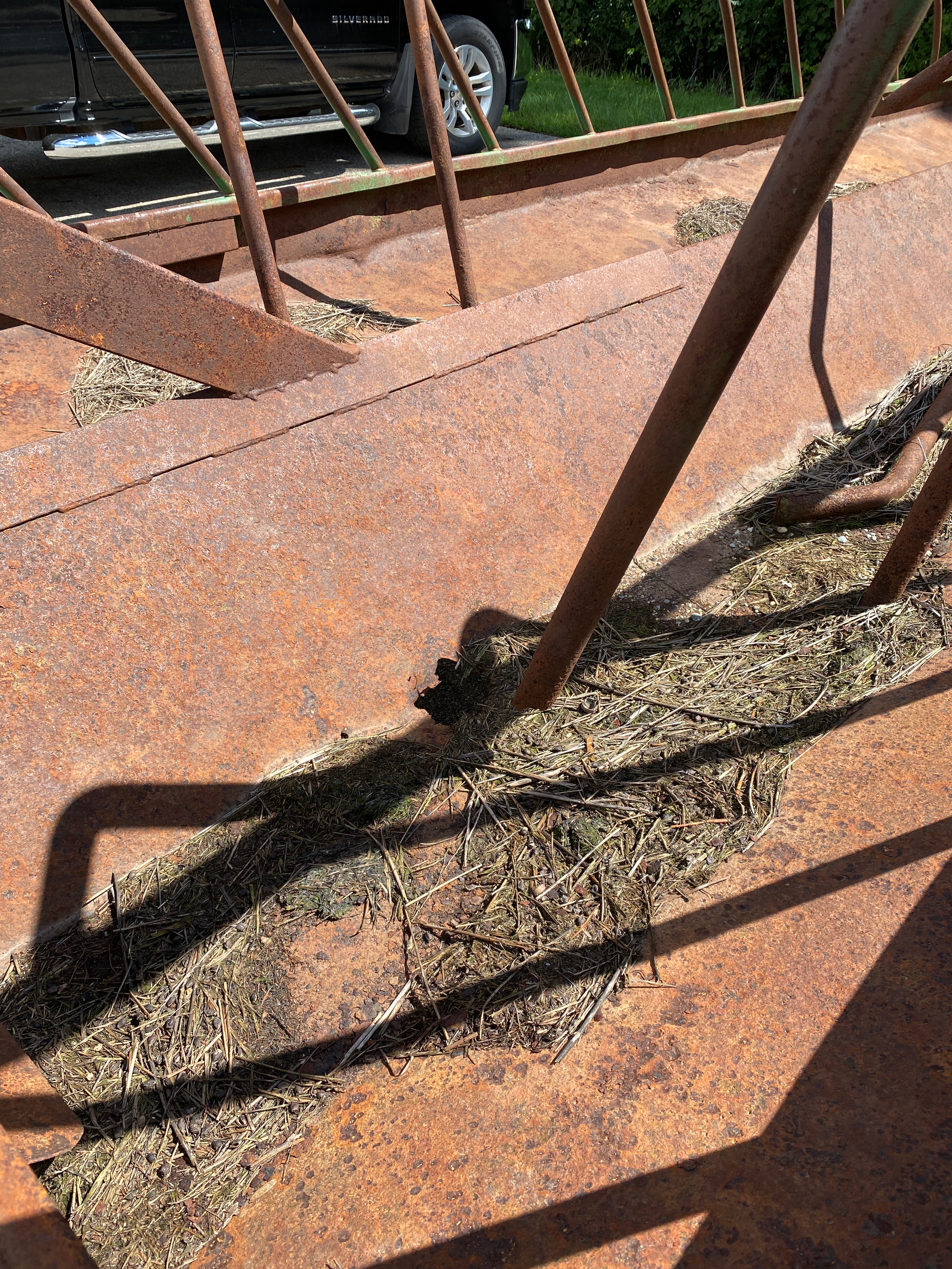 S.I. Feeders #AF30 Hay Feeder Trailer