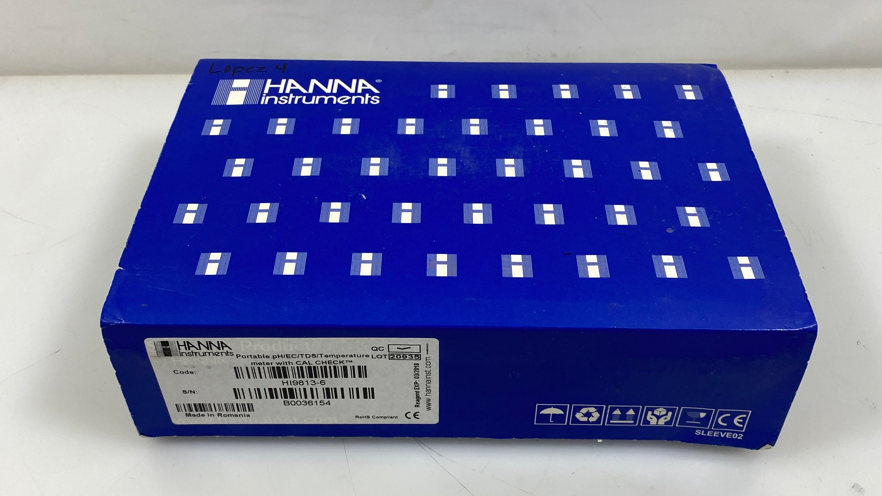Hanna Instruments Portable Temp Meter w/ CAL Check