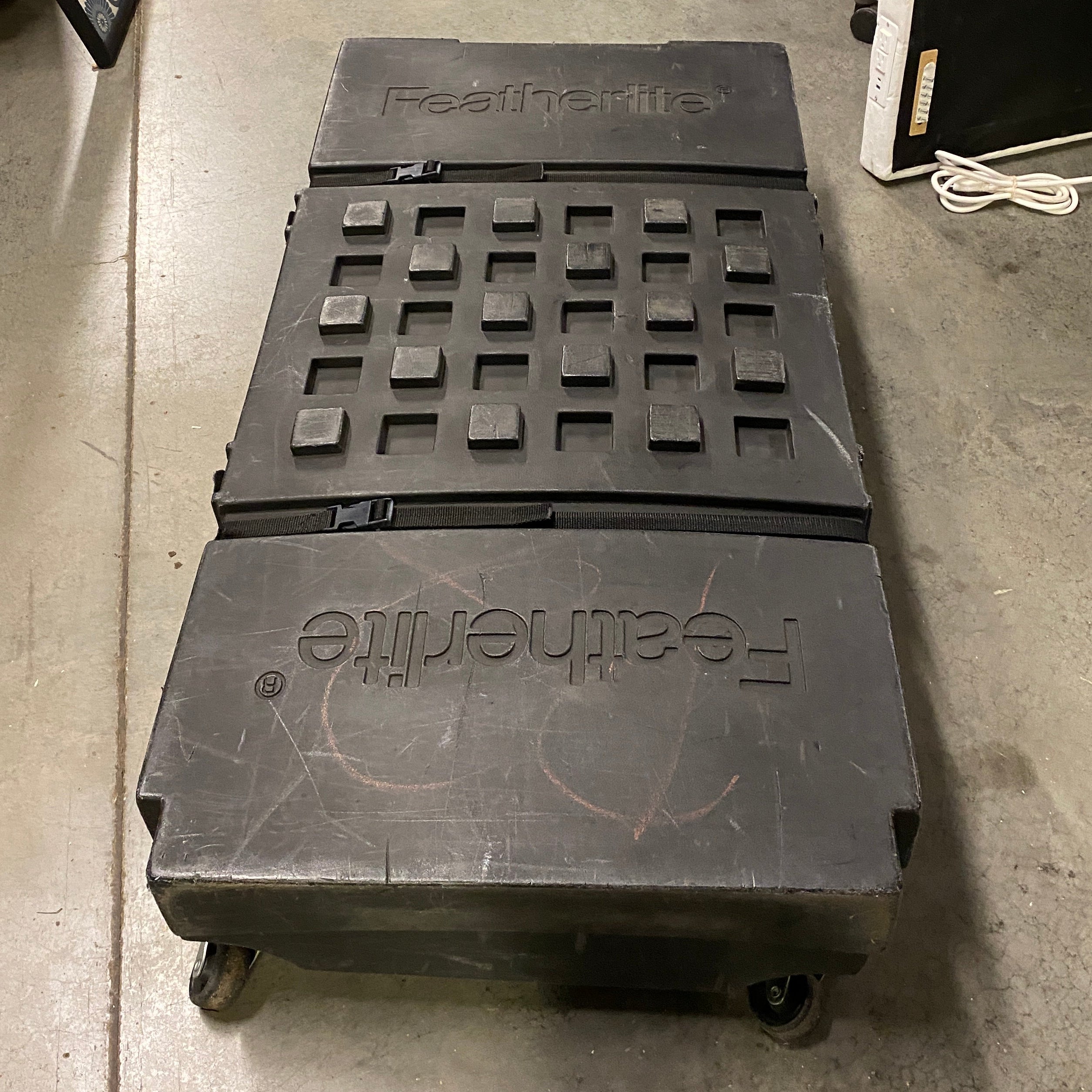 Featherlite Exhibit Display Set With Portable Black Case