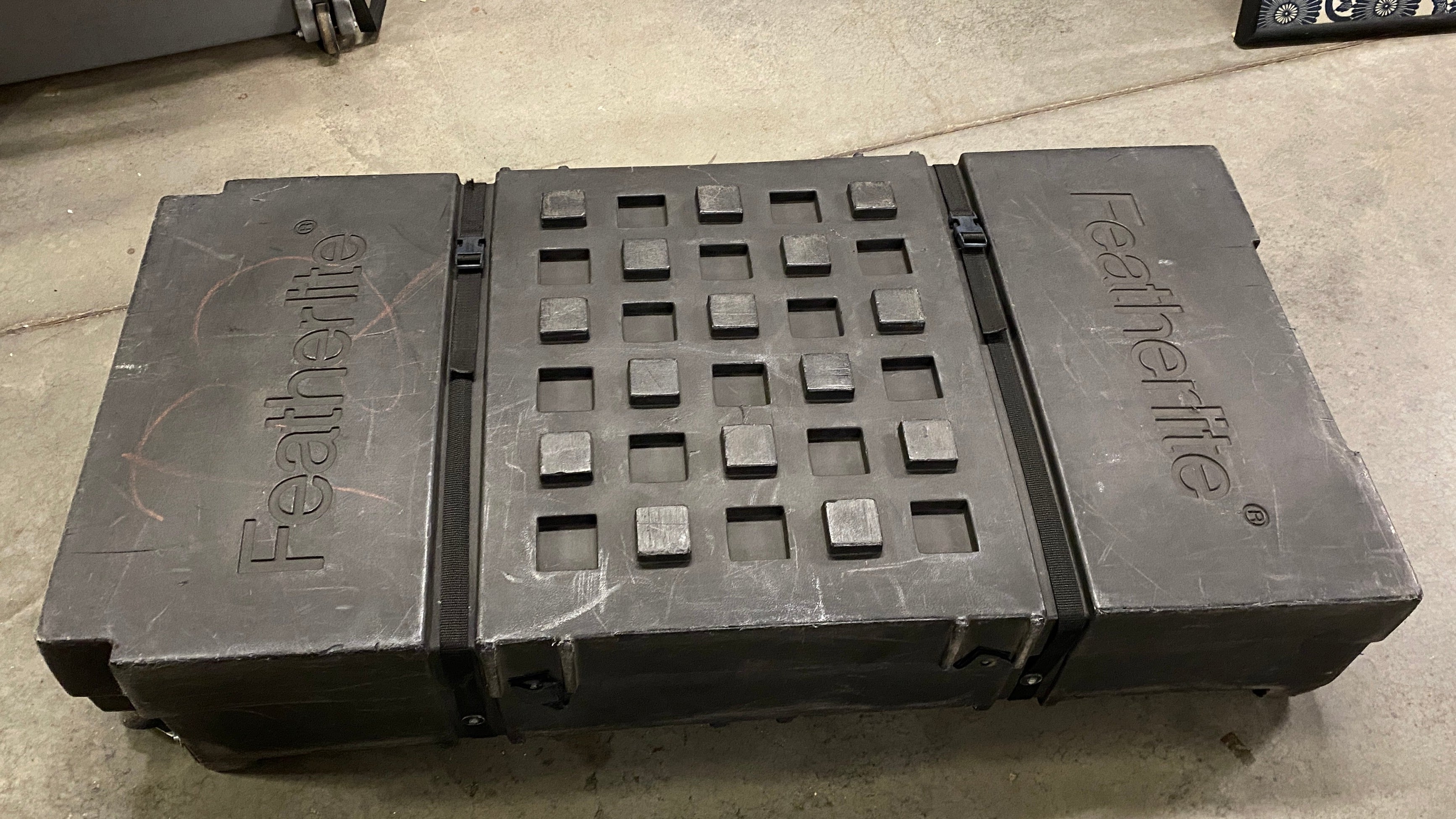 Featherlite Exhibit Display Set With Portable Black Case