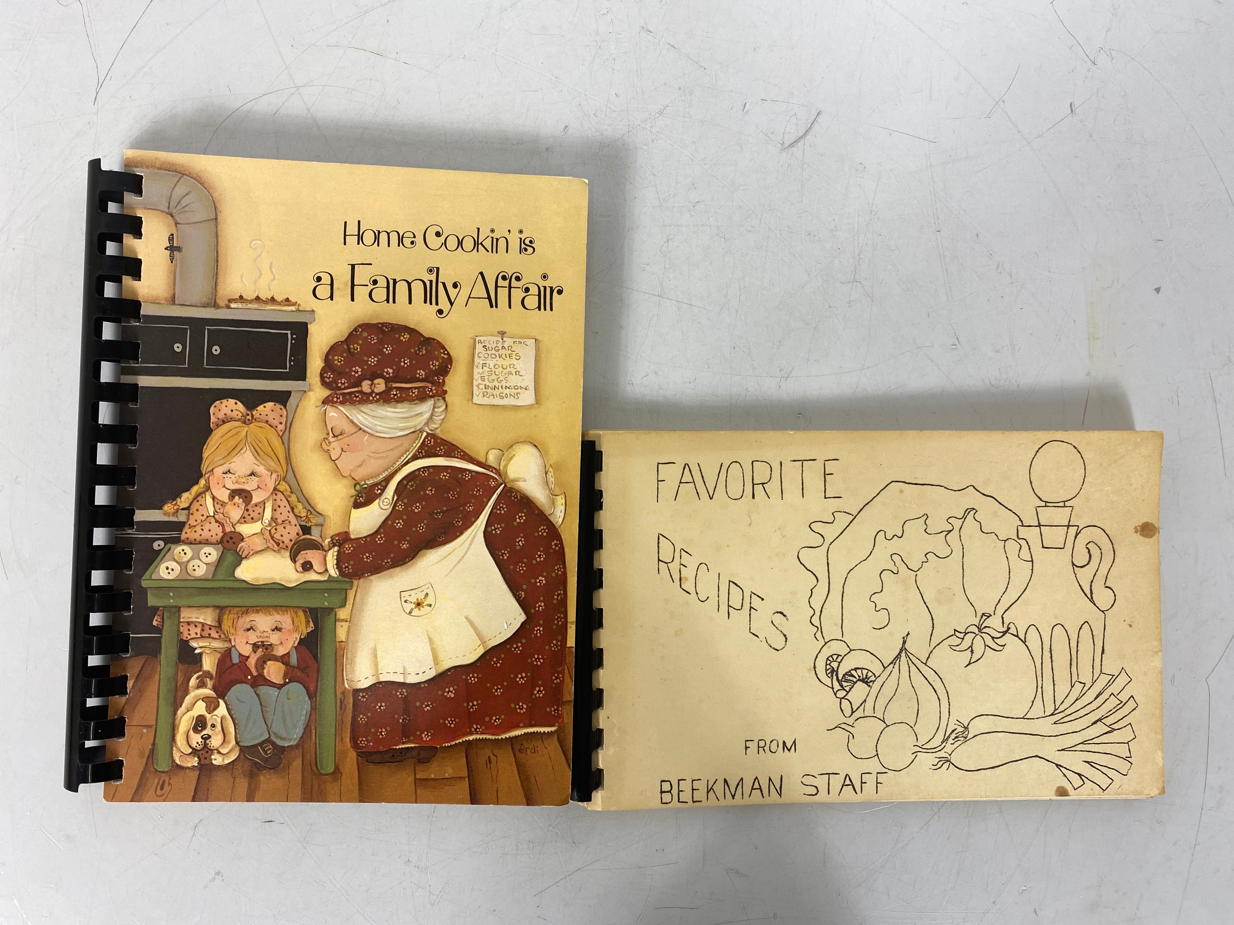 2 Vtg Fundraiser Cookbooks: Home Cookin/The Beekman Staff w Ephemera Spiral