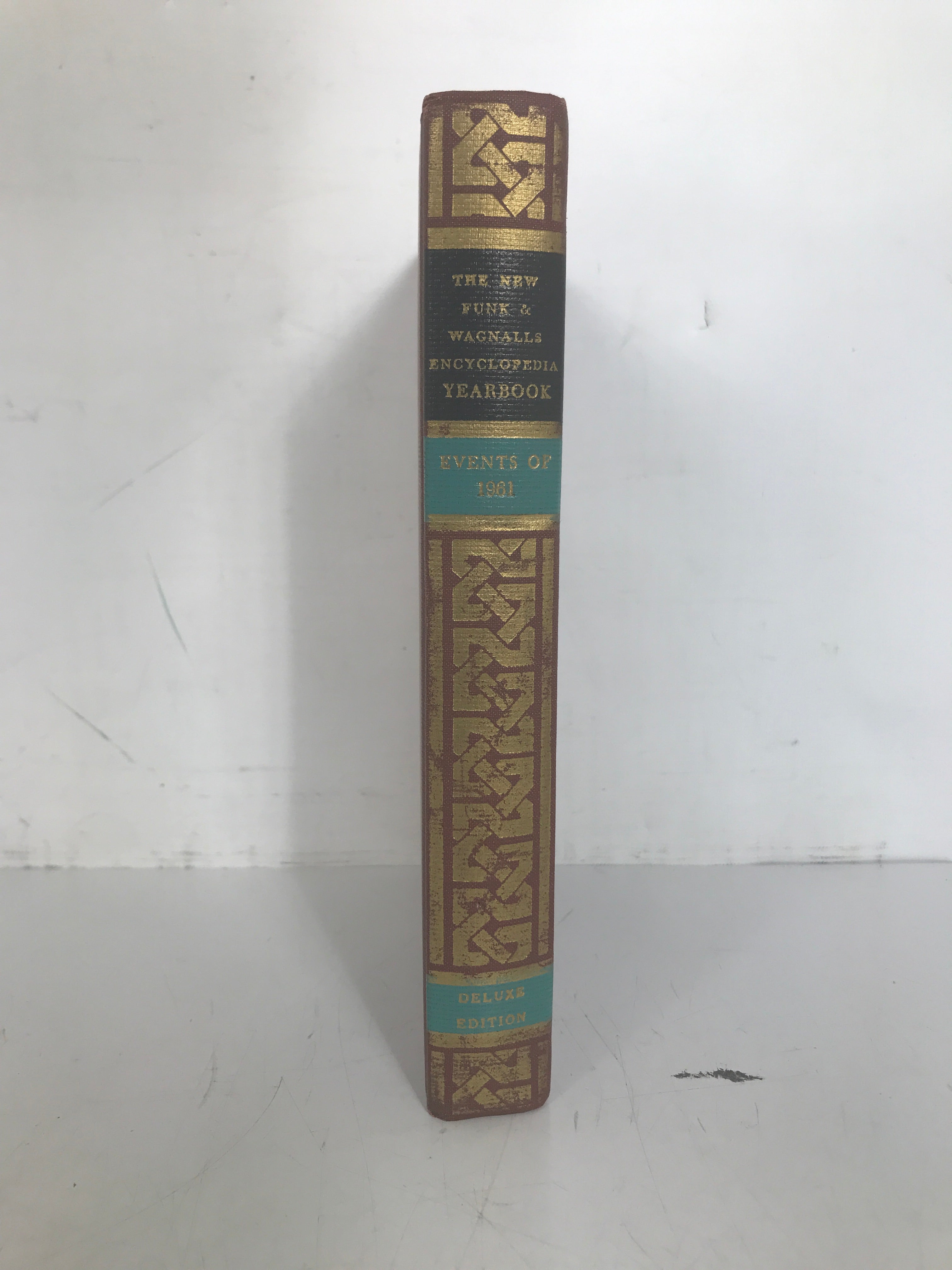 The New Funk & Wagnalls Encyclopedia Yearbook 1961 HC