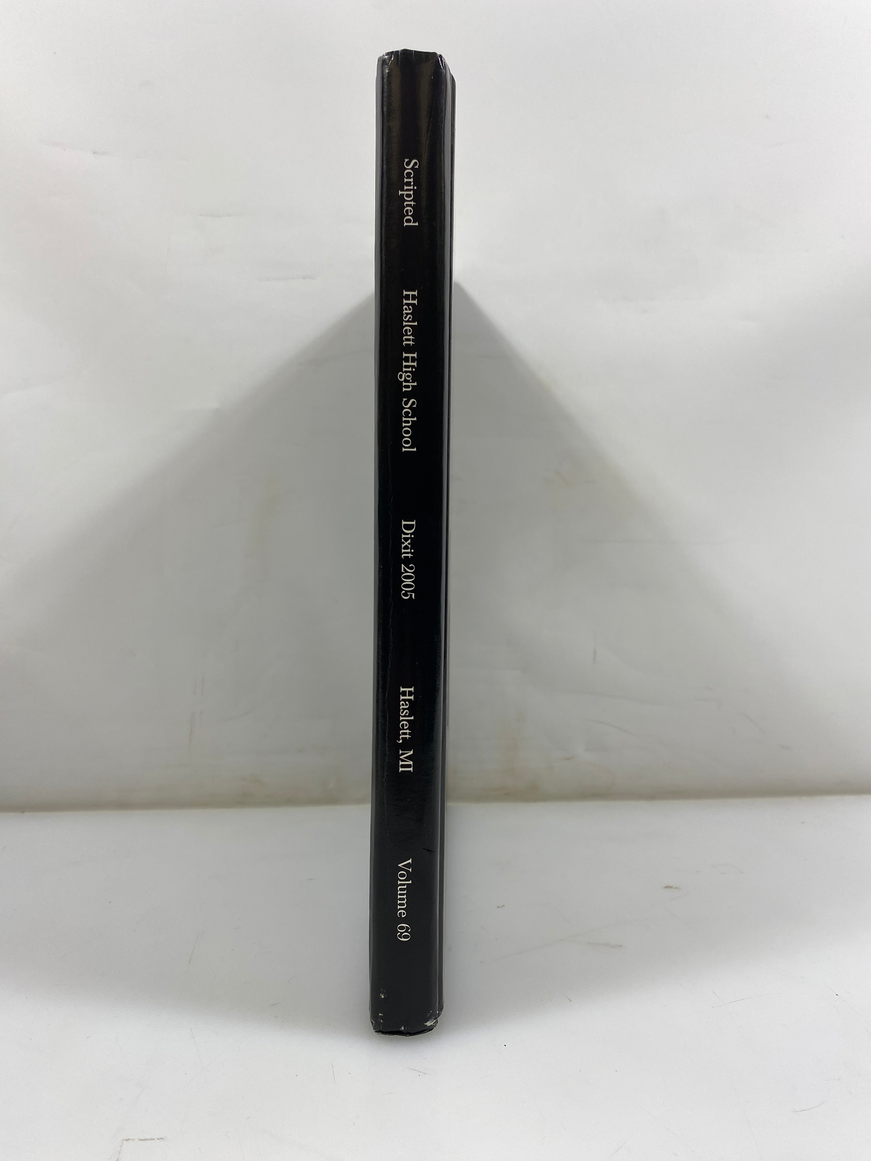 2005 Haslett High School "Dixit" Yearbook HC Haslett, MI