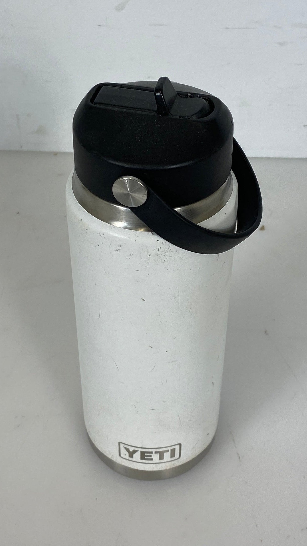 Yeti White 26 Oz Rambler Water Bottle