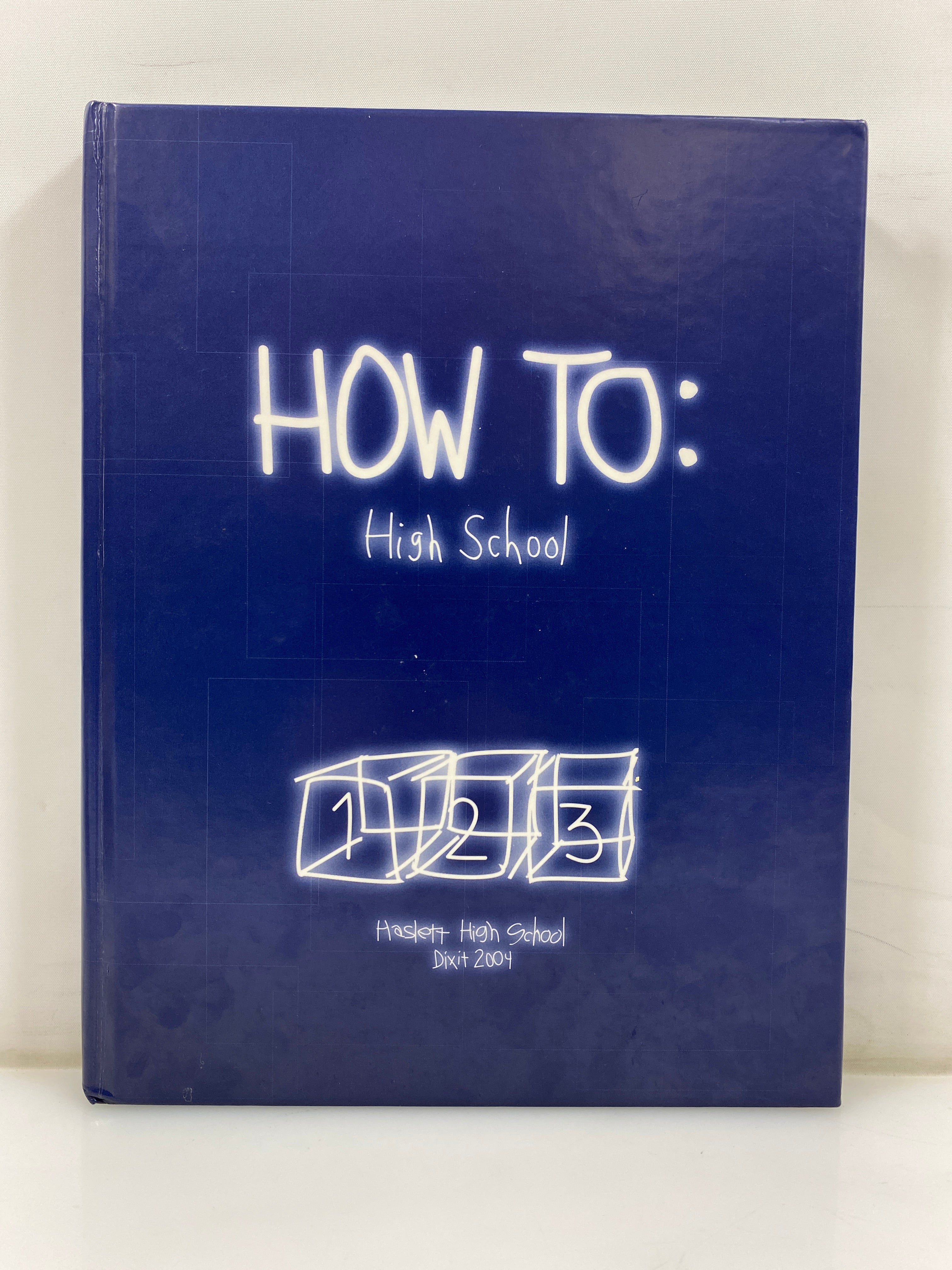 2004 Haslett High School "Dixit" Yearbook HC Haslett, MI