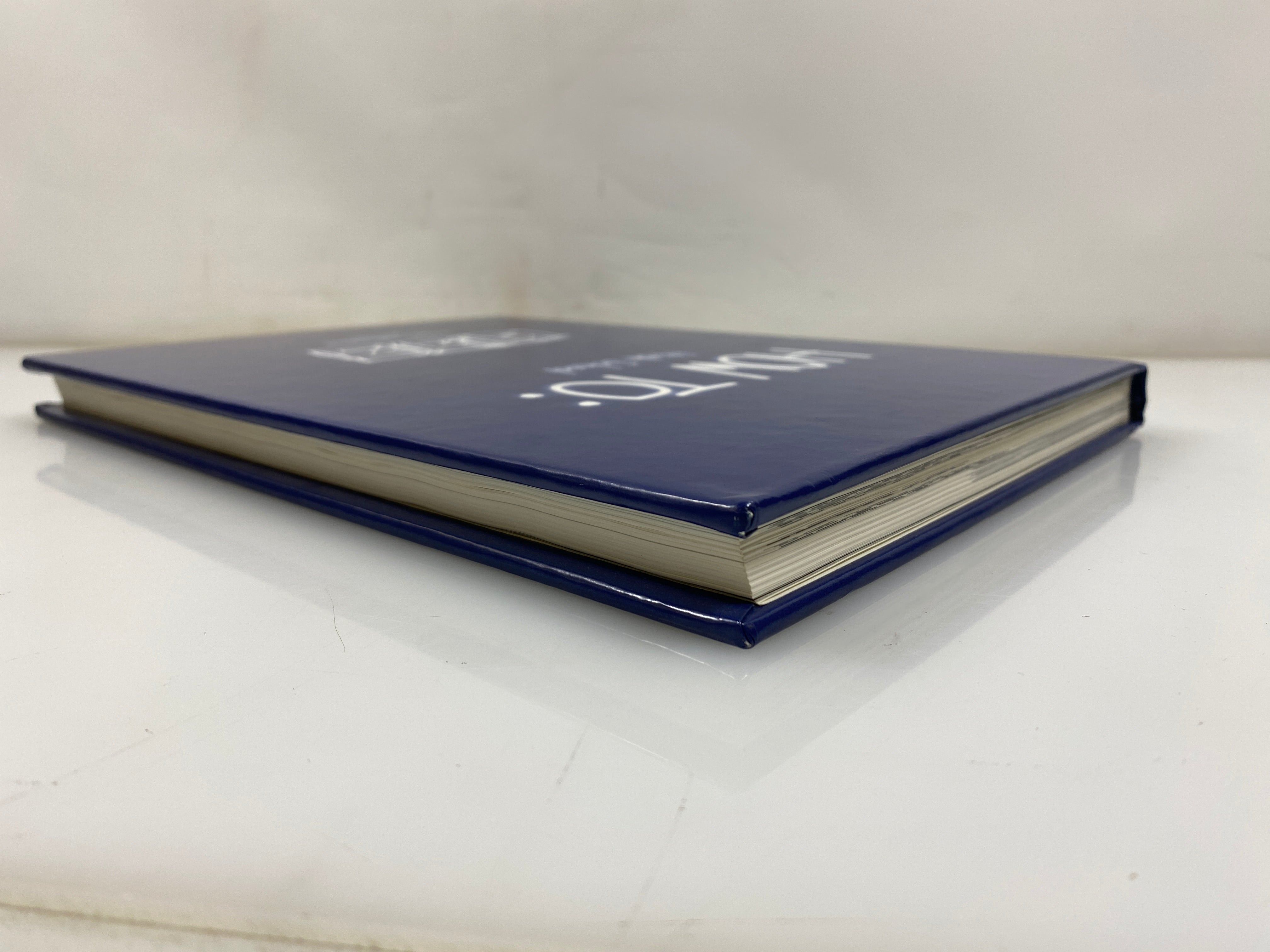 2004 Haslett High School "Dixit" Yearbook HC Haslett, MI