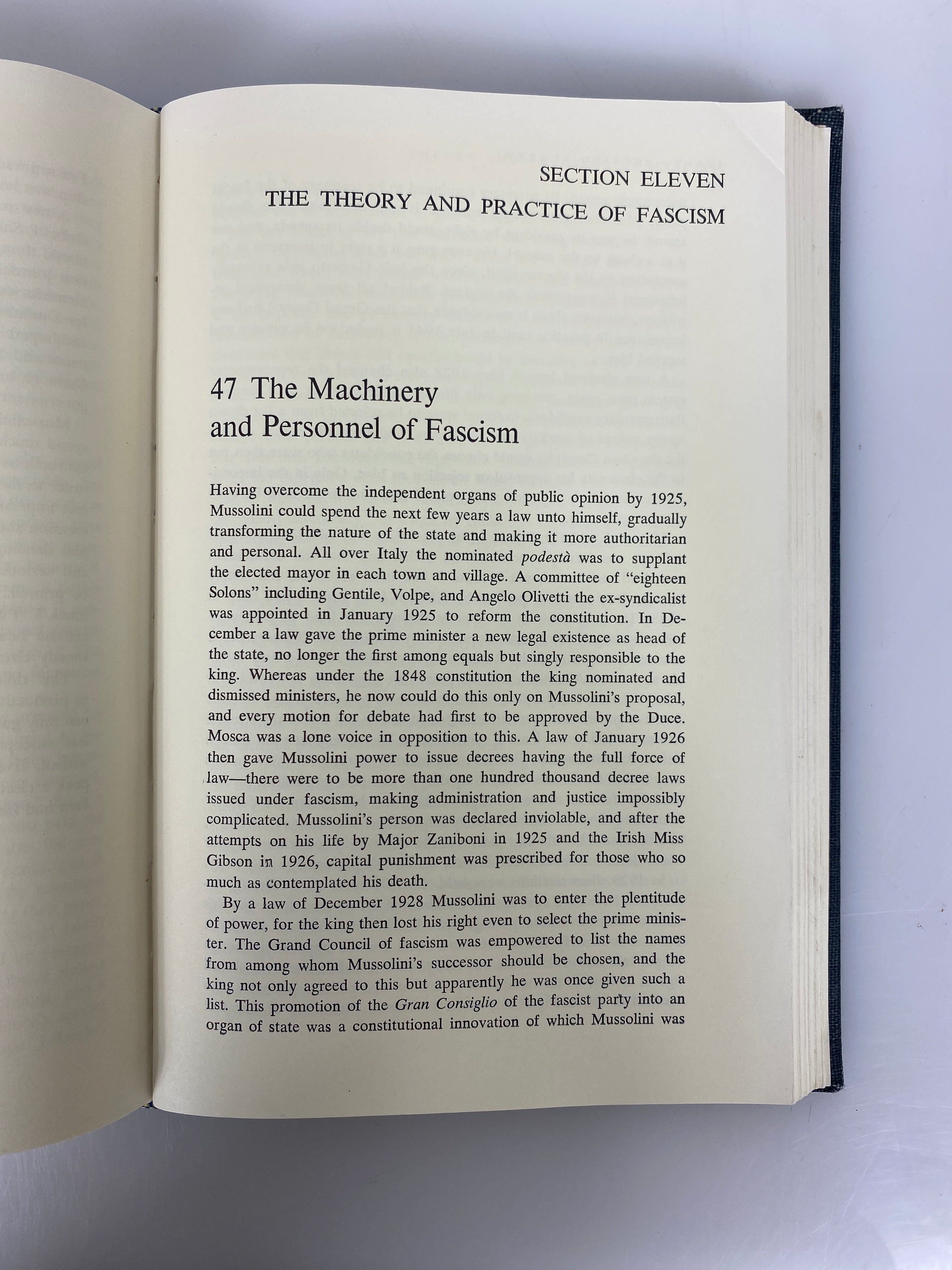 4 Vols: U of M History of the Modern World Italy/Russia/India/Great Britain HC