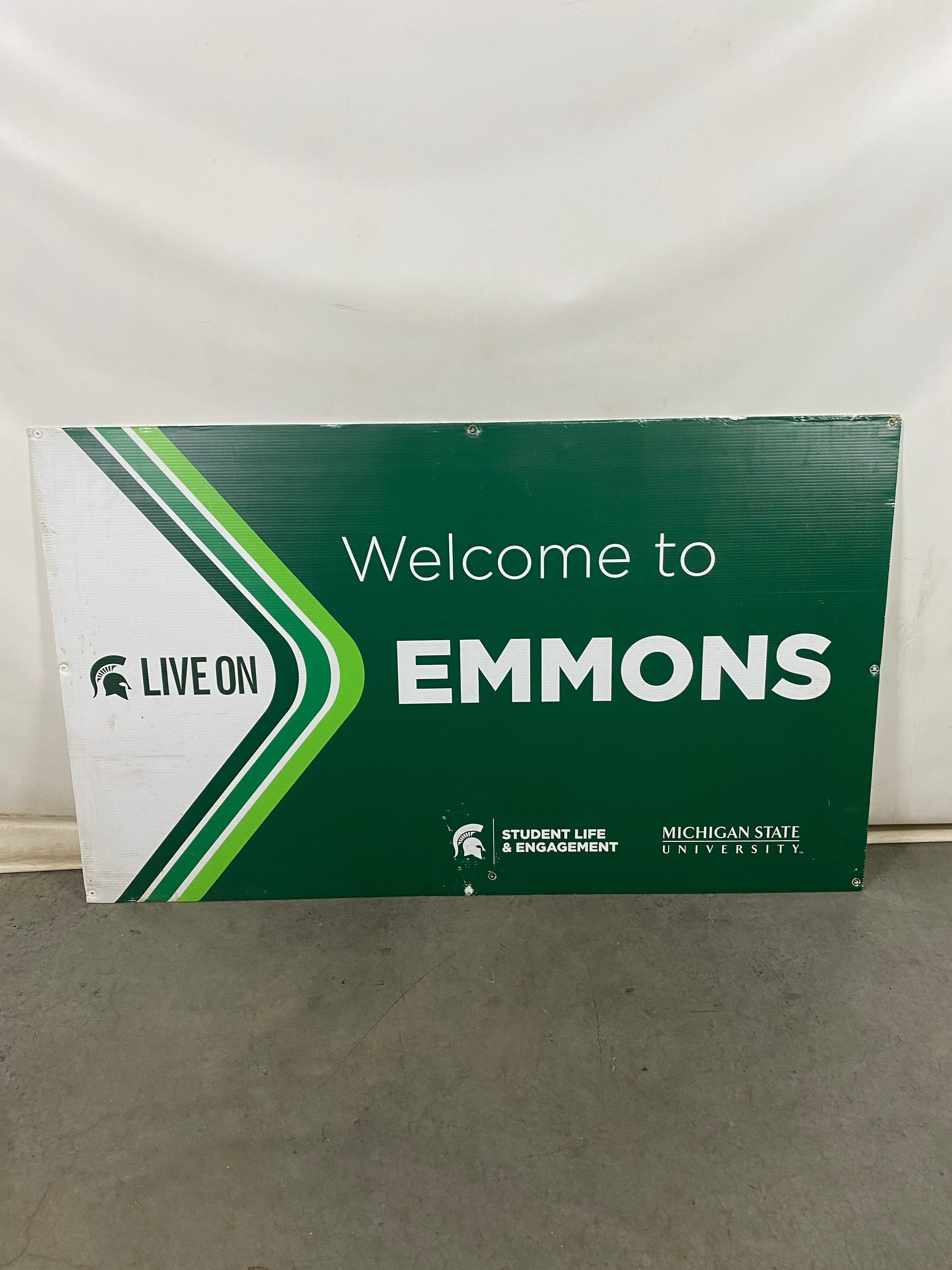 MSU Live On Welcome to Emmons Sign