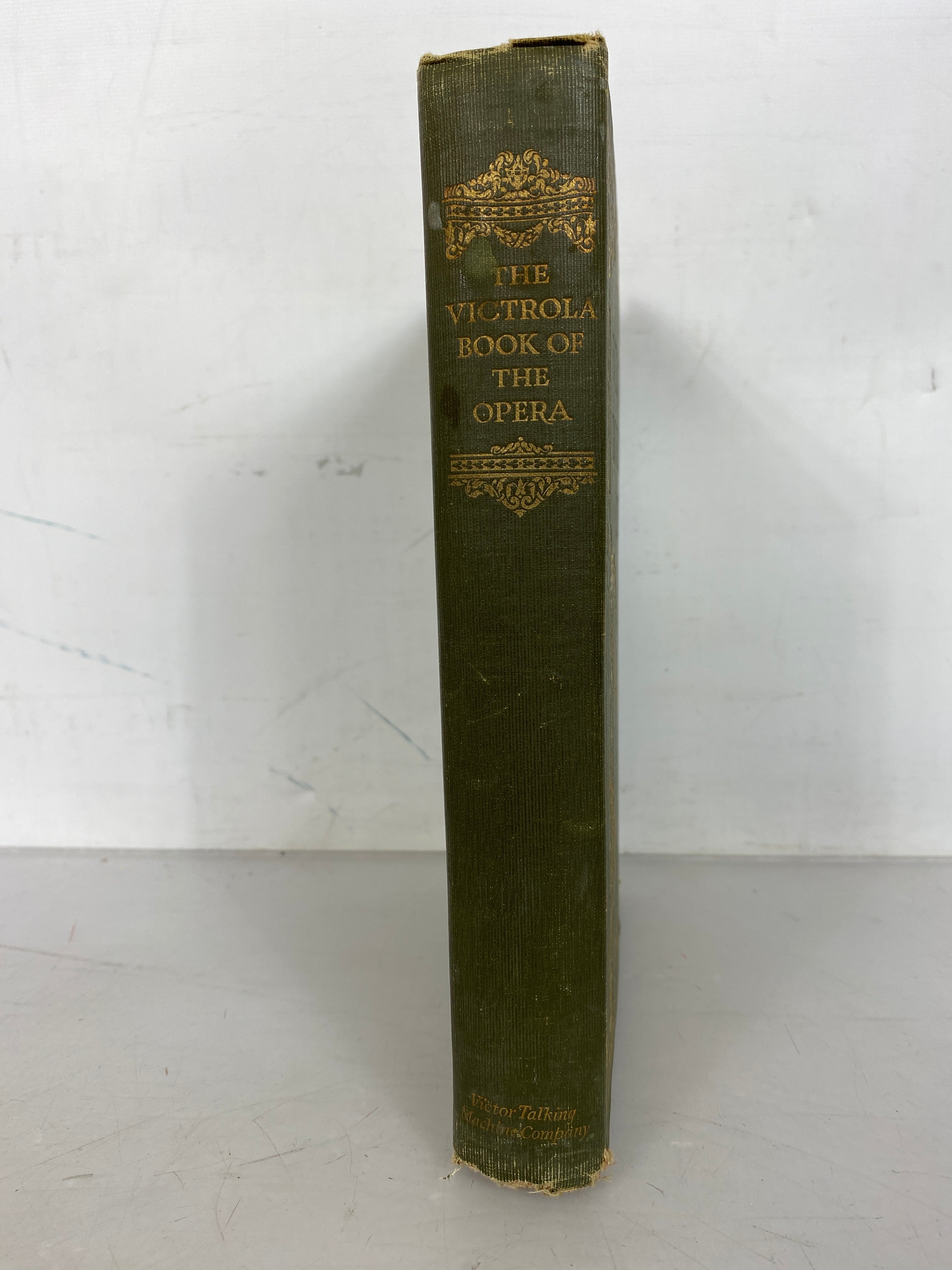 The Victrola Book of the Opera Victor Talking Machine Co 1924 Seventh Edition HC