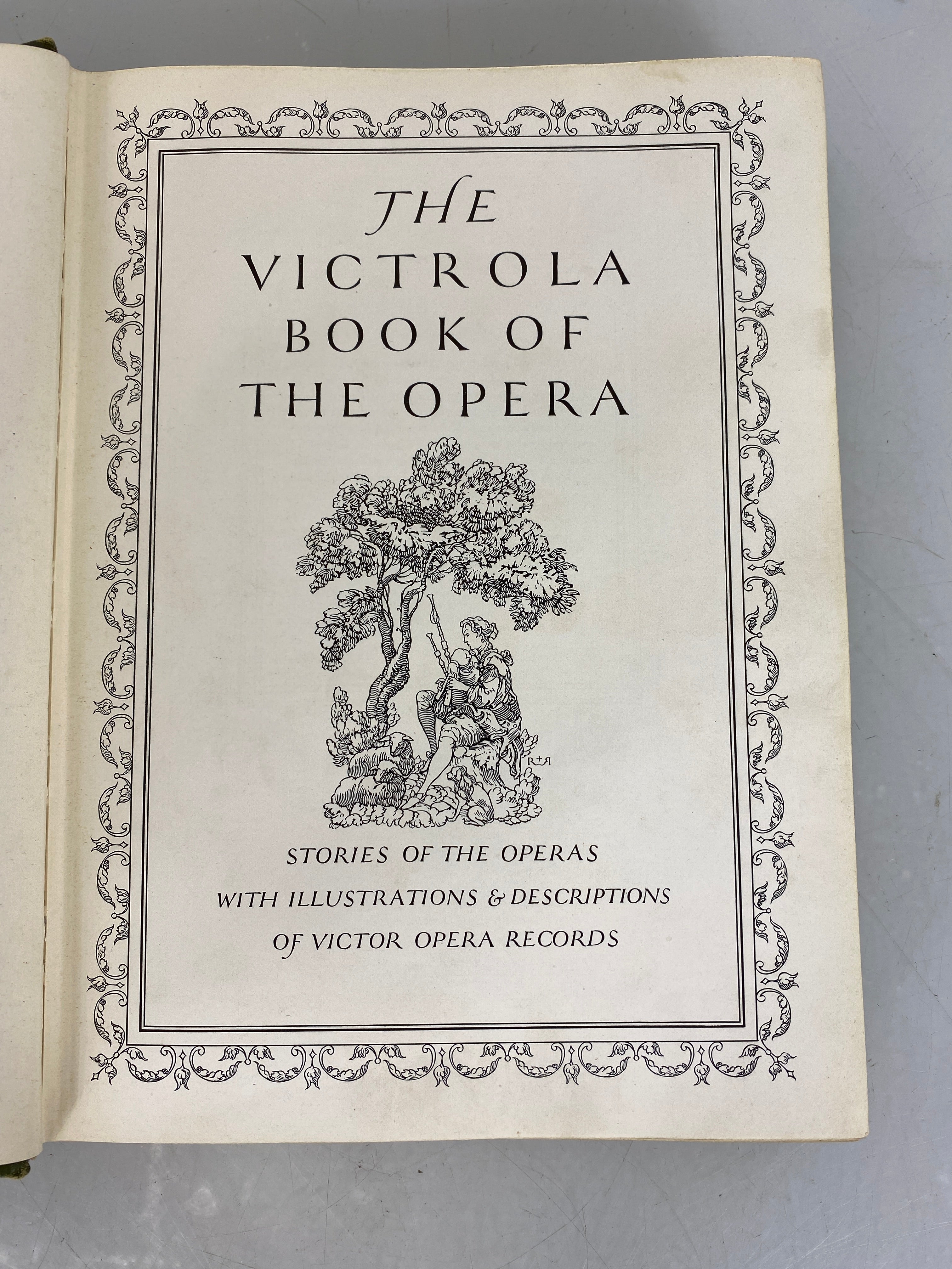 The Victrola Book of the Opera Victor Talking Machine Co 1924 Seventh Edition HC