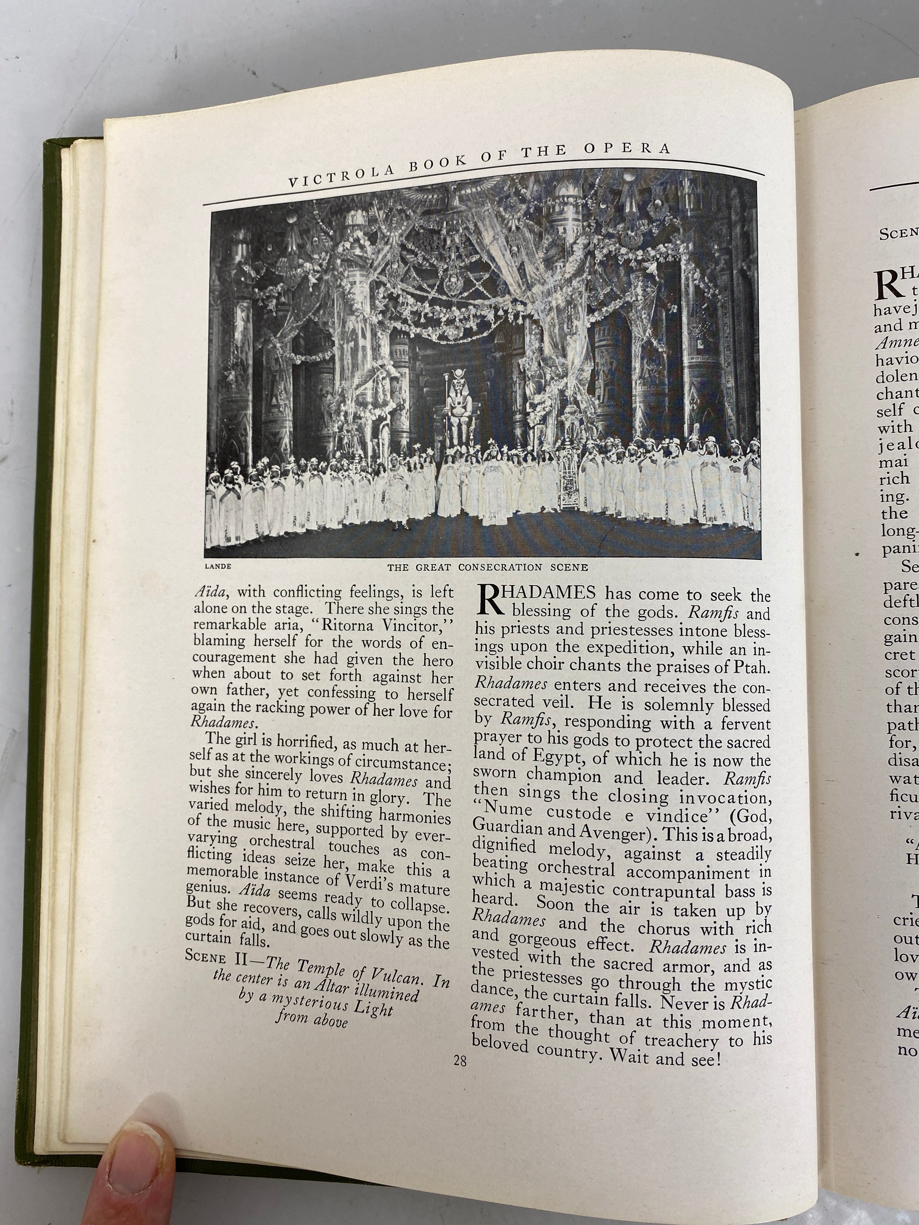 The Victrola Book of the Opera Victor Talking Machine Co 1924 Seventh Edition HC