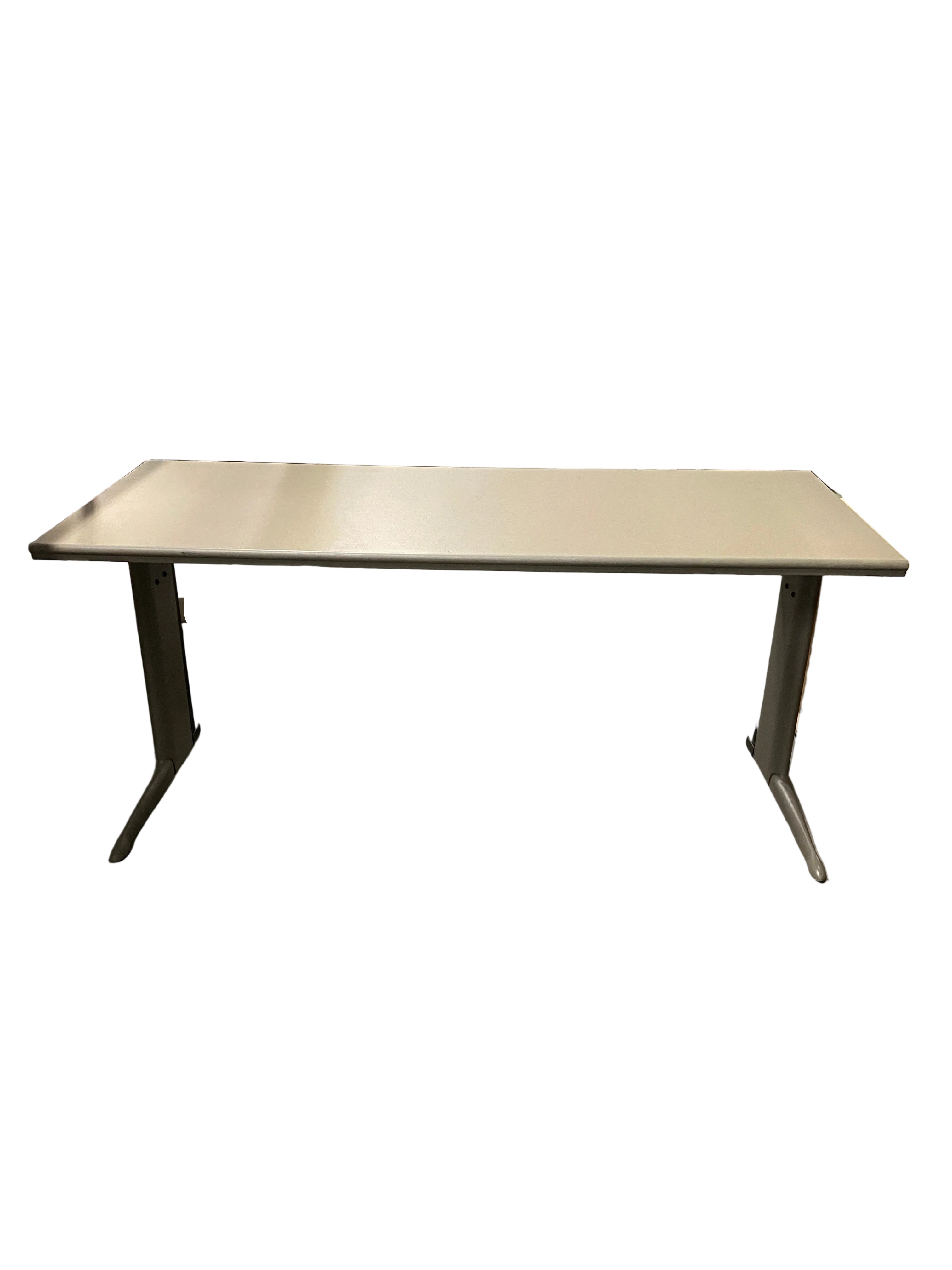 Table With Cable Managment