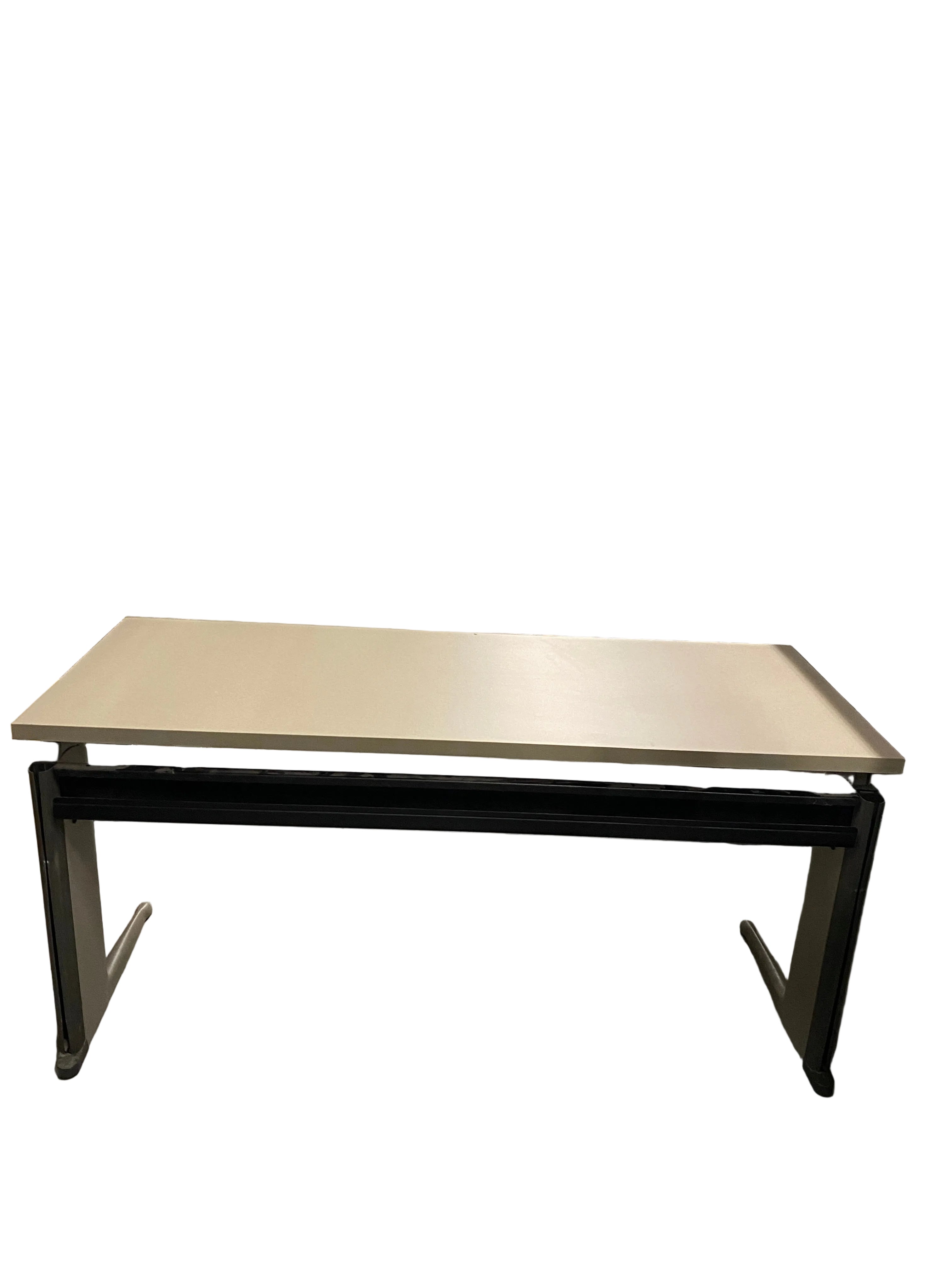 Table With Cable Managment