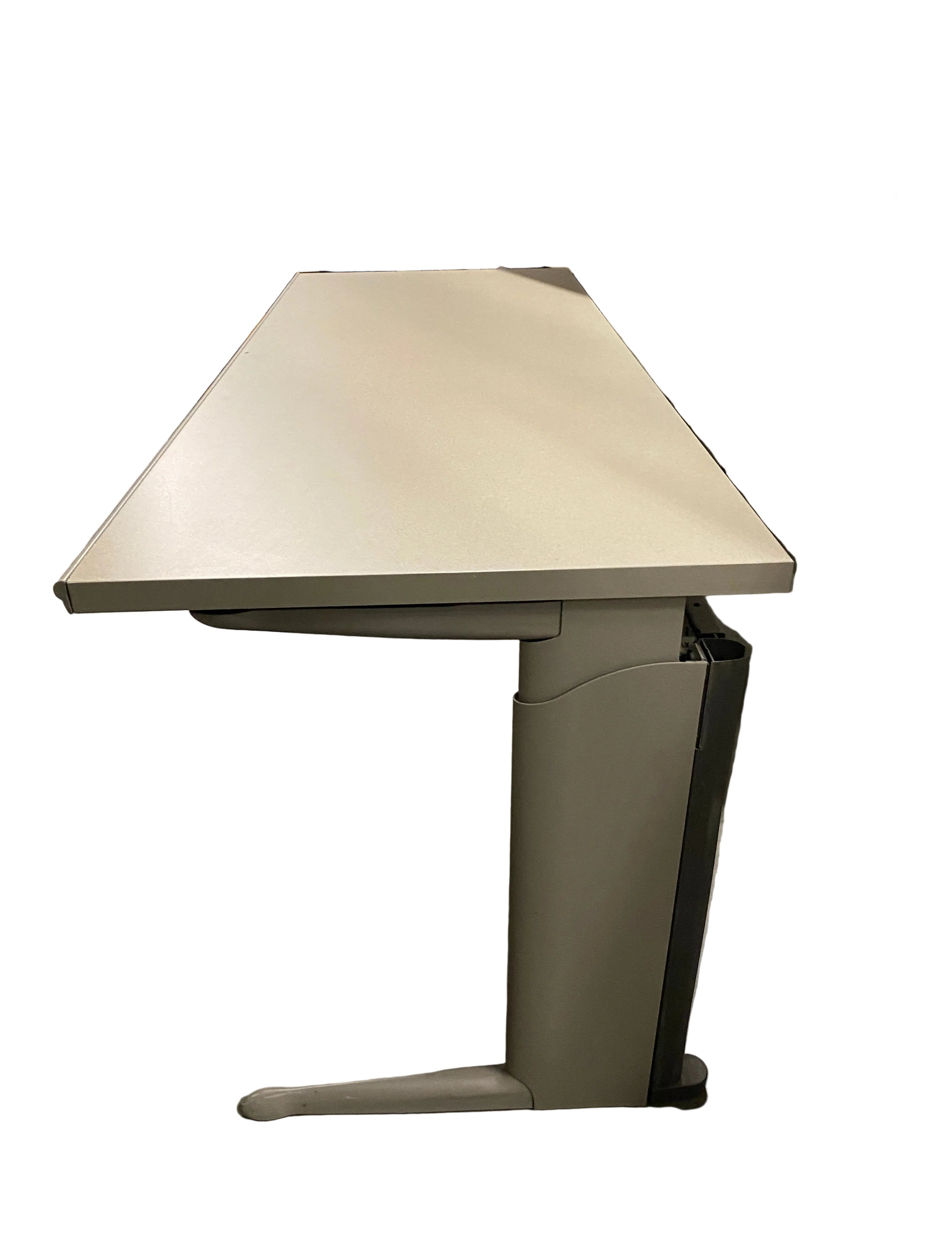 Table With Cable Managment