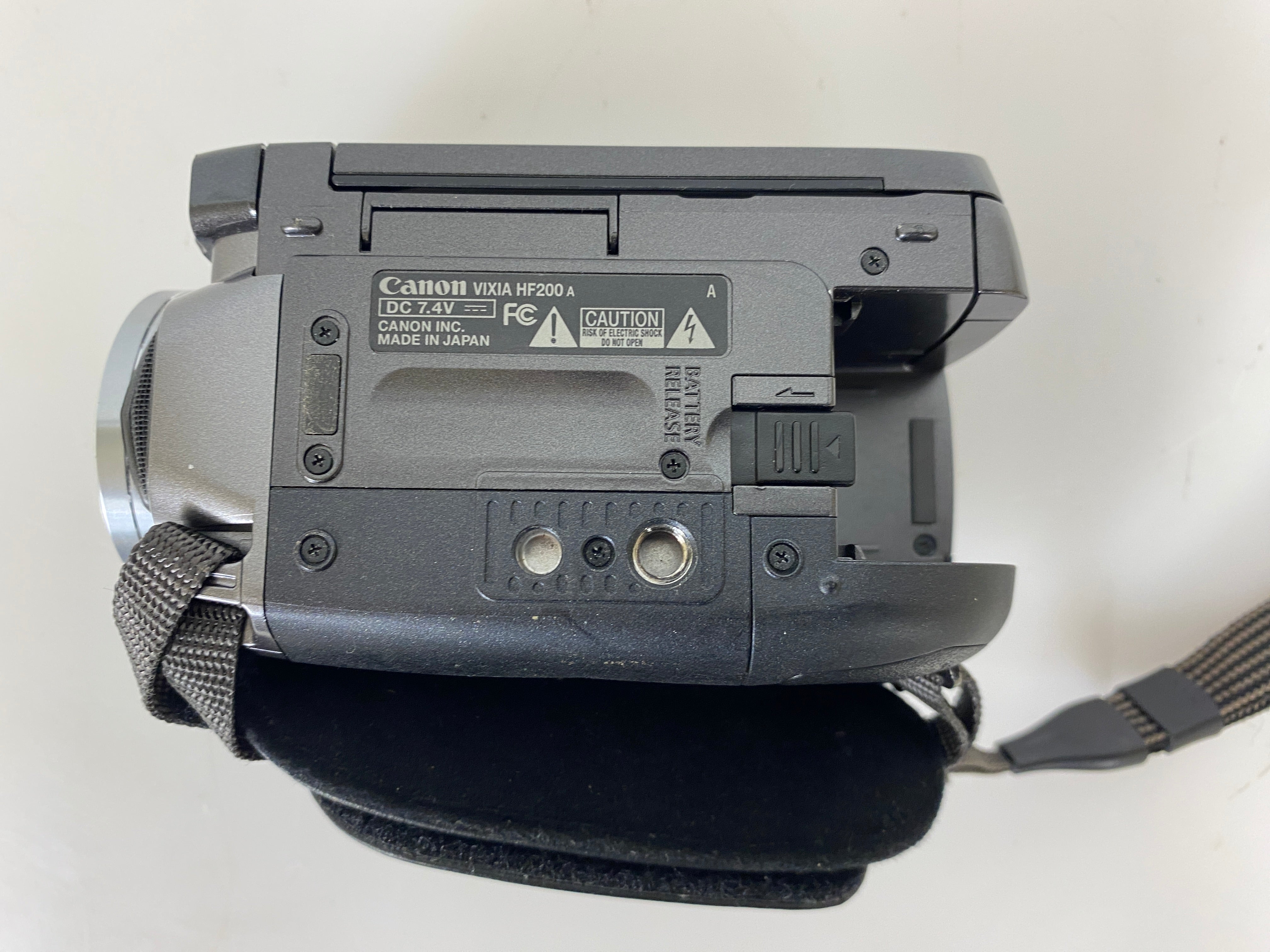 Canon VIXIA HF 200 HD Camcorder