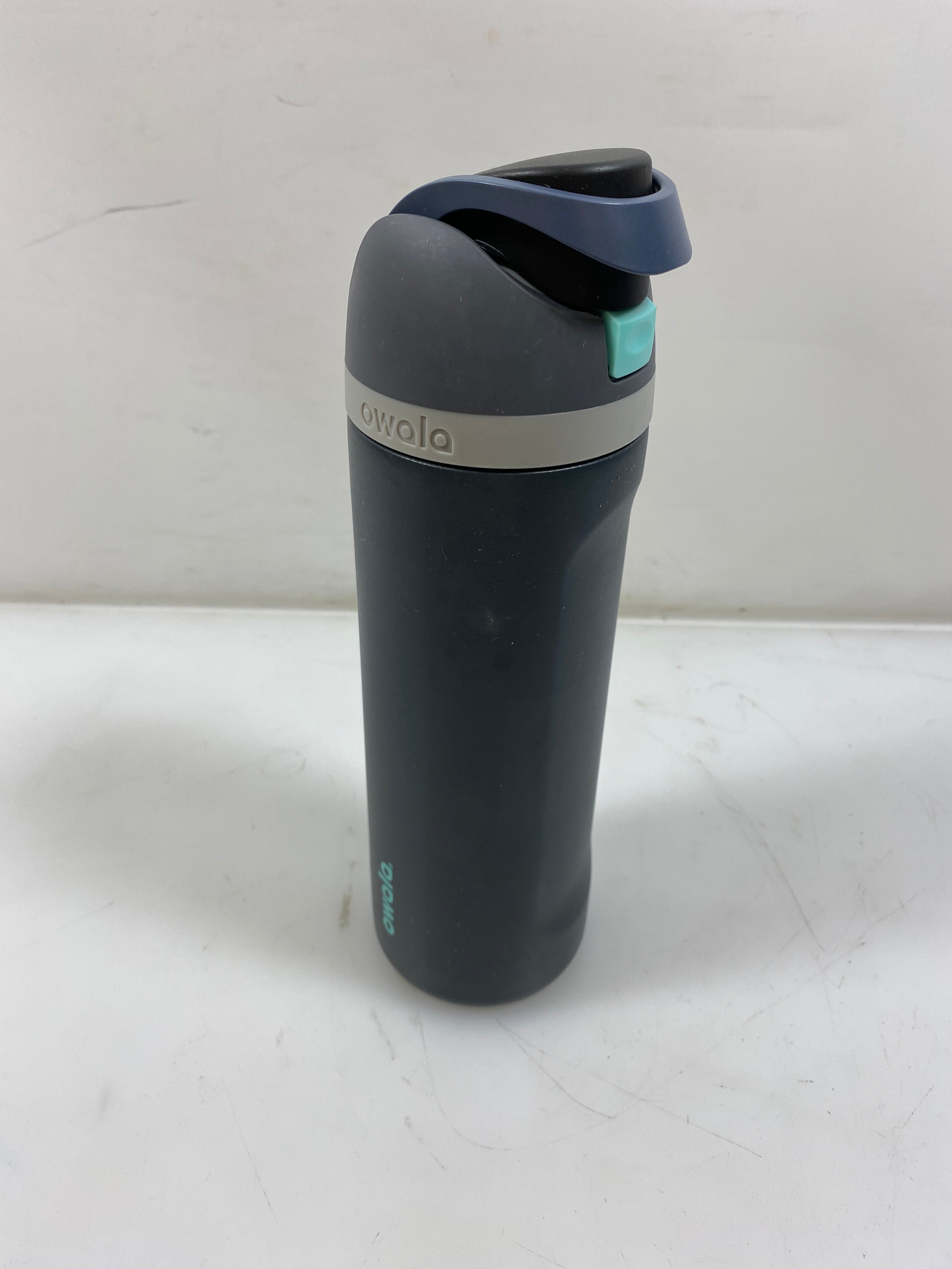 Owala Gray Free Sip Water Bottle 24oz