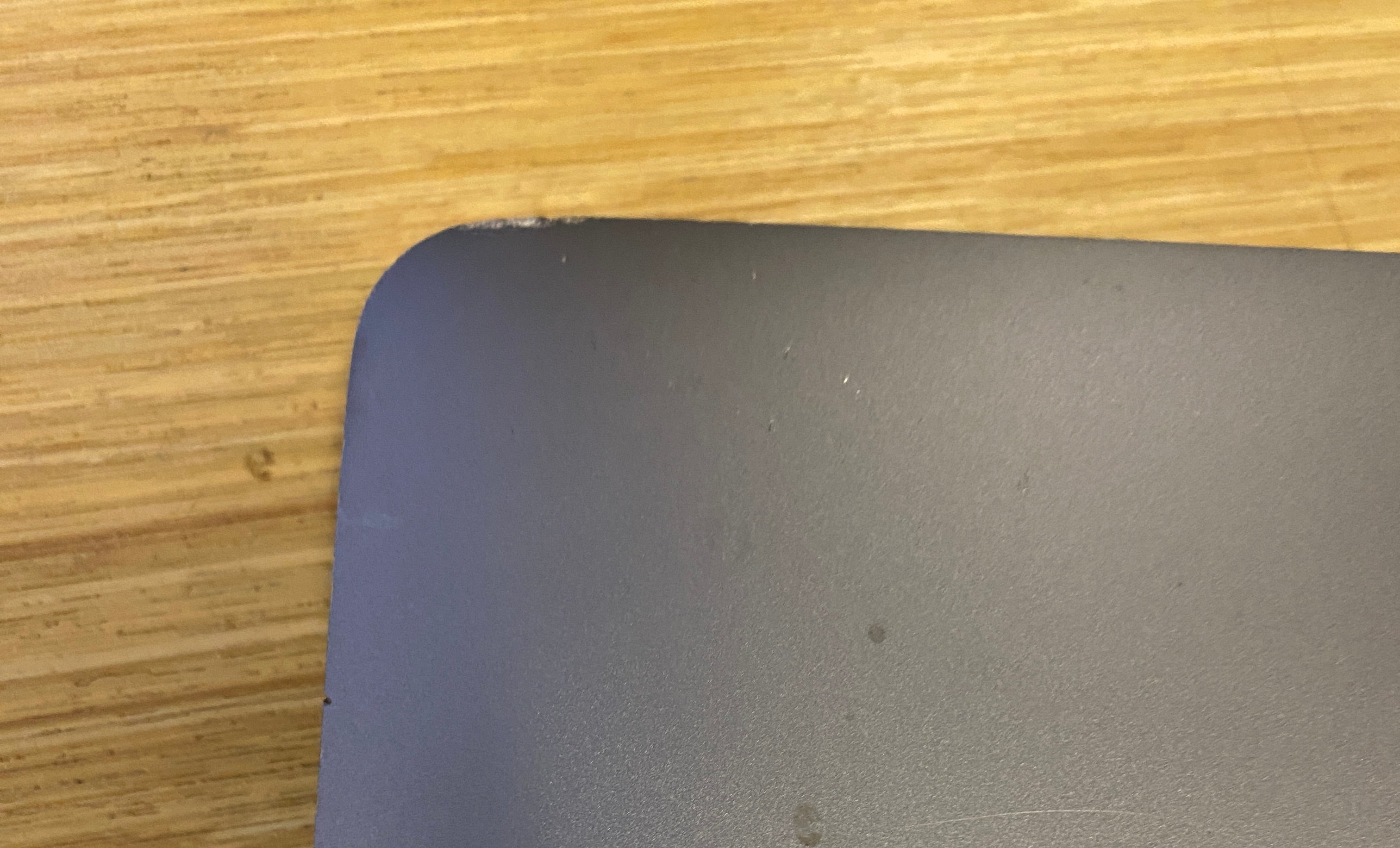 Apple MacBook Pro 2019 13" 1.4 GHz i5 *Damaged Aluminum*