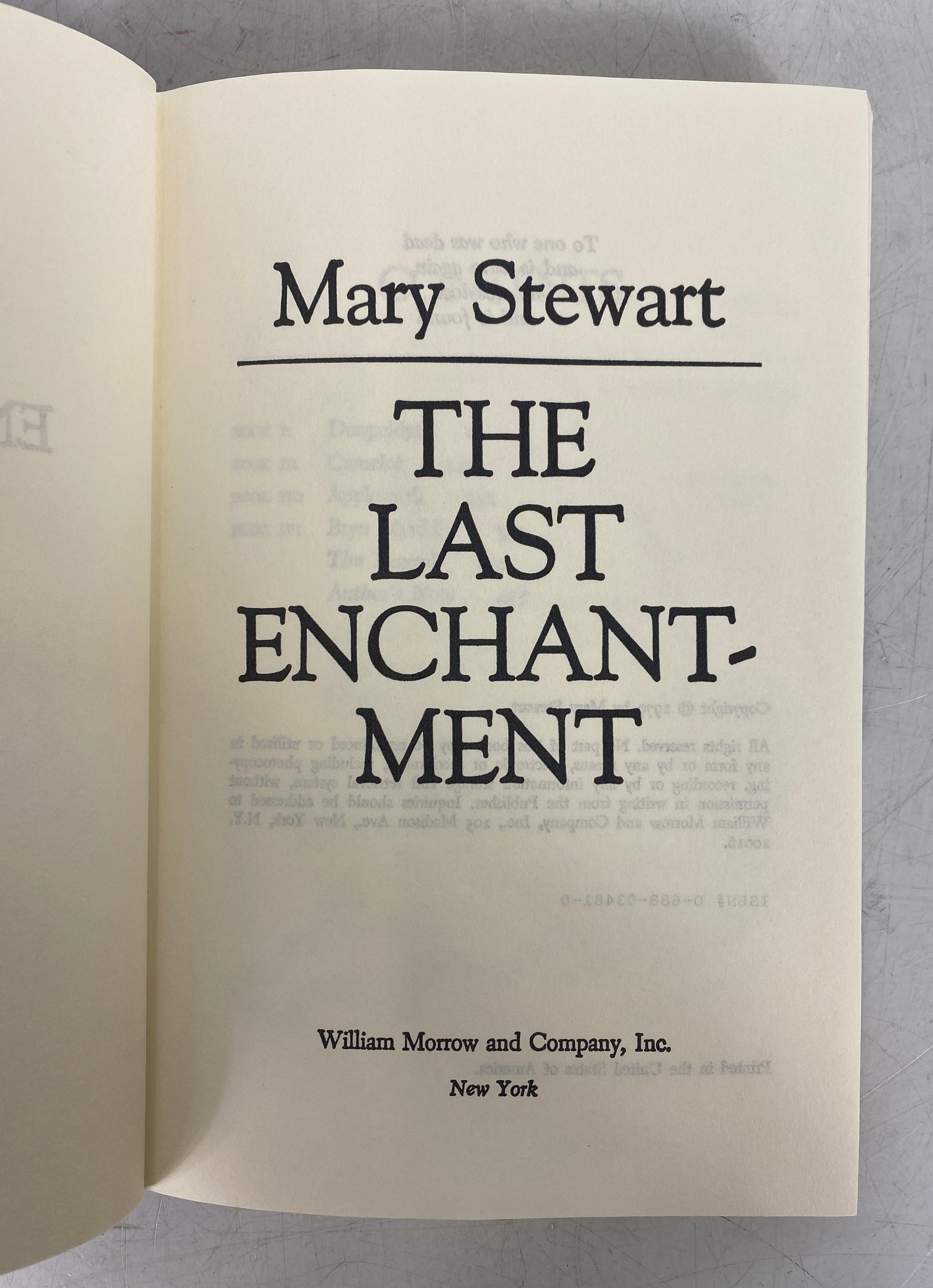 4 Mary Stewart:The Crystal Cave/The Hollow Hills/The Last Enchantment/Thornyhold