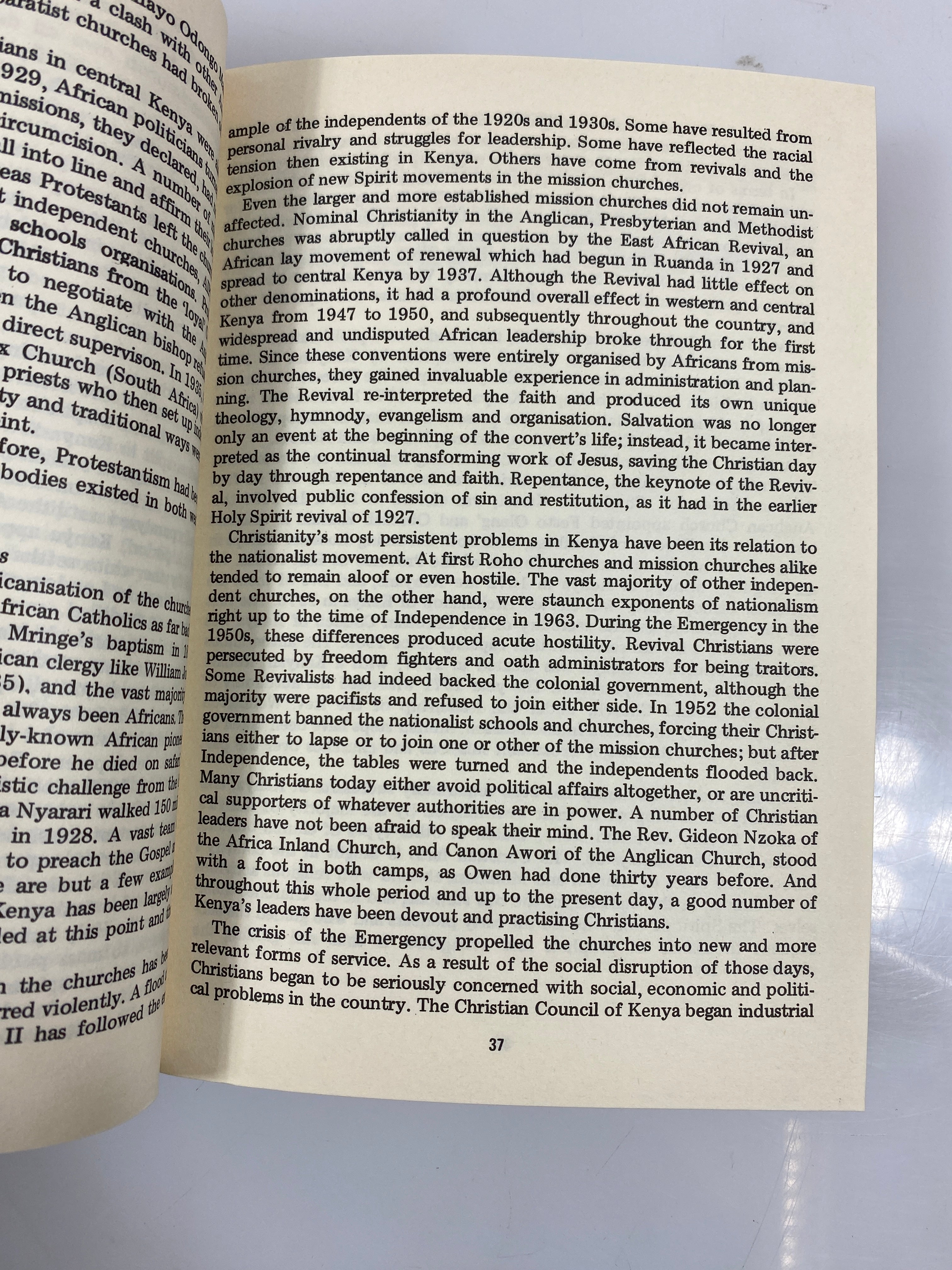 Kenya Churches Handbook Evangel Publishing House 1973 SC
