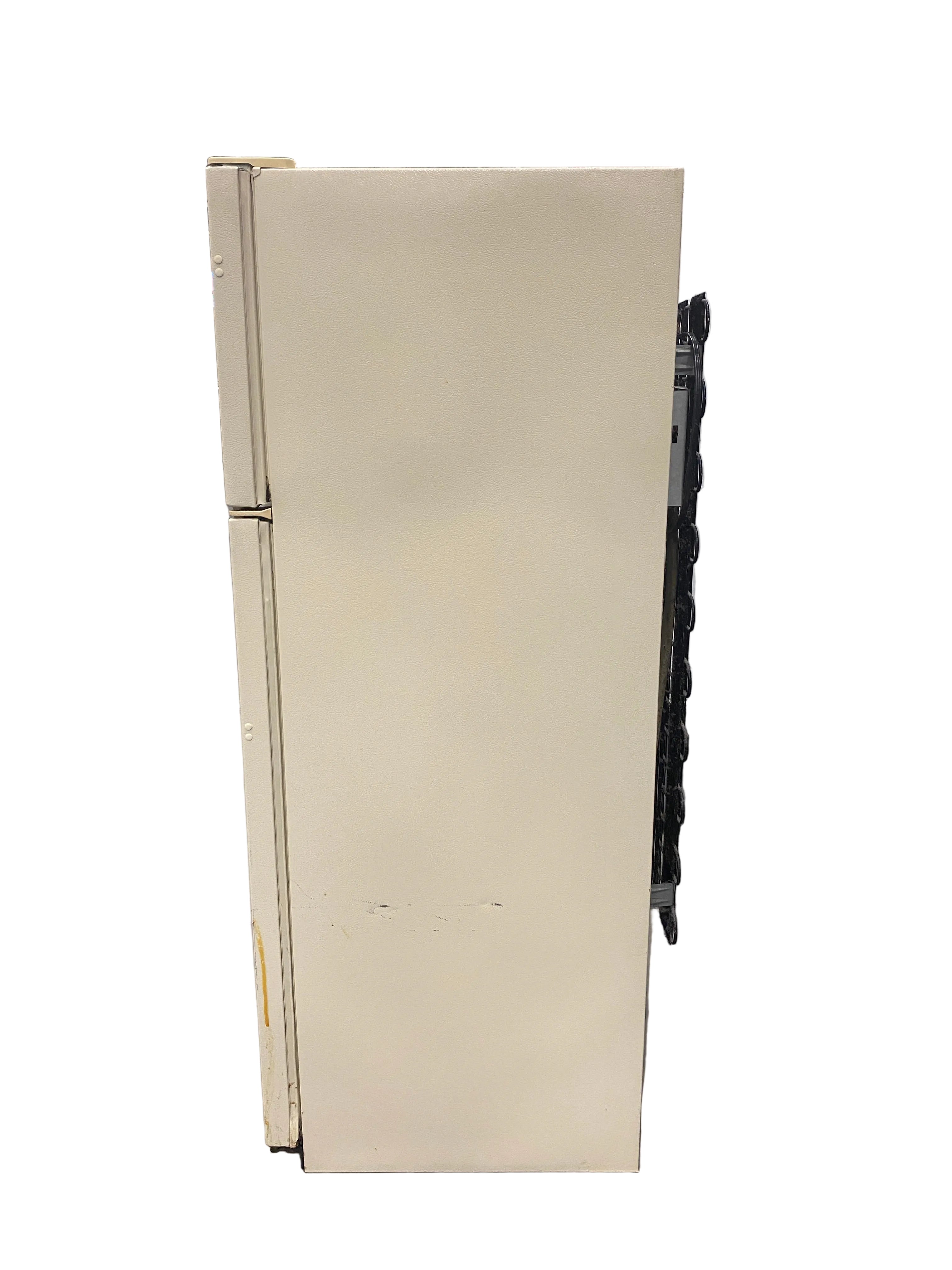 White-Westinghouse 2 Door Refrigerator & Freezer