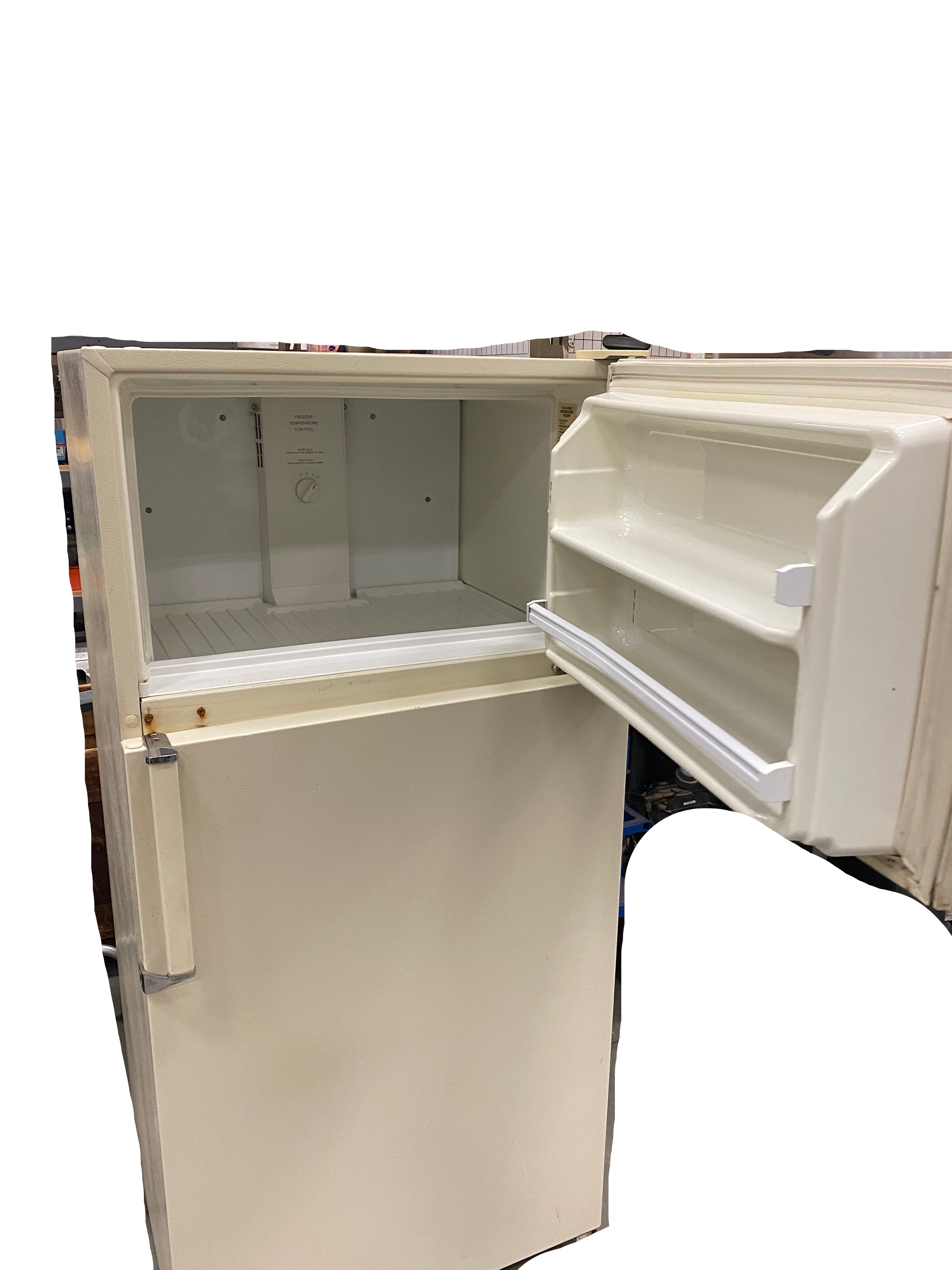 White-Westinghouse 2 Door Refrigerator & Freezer